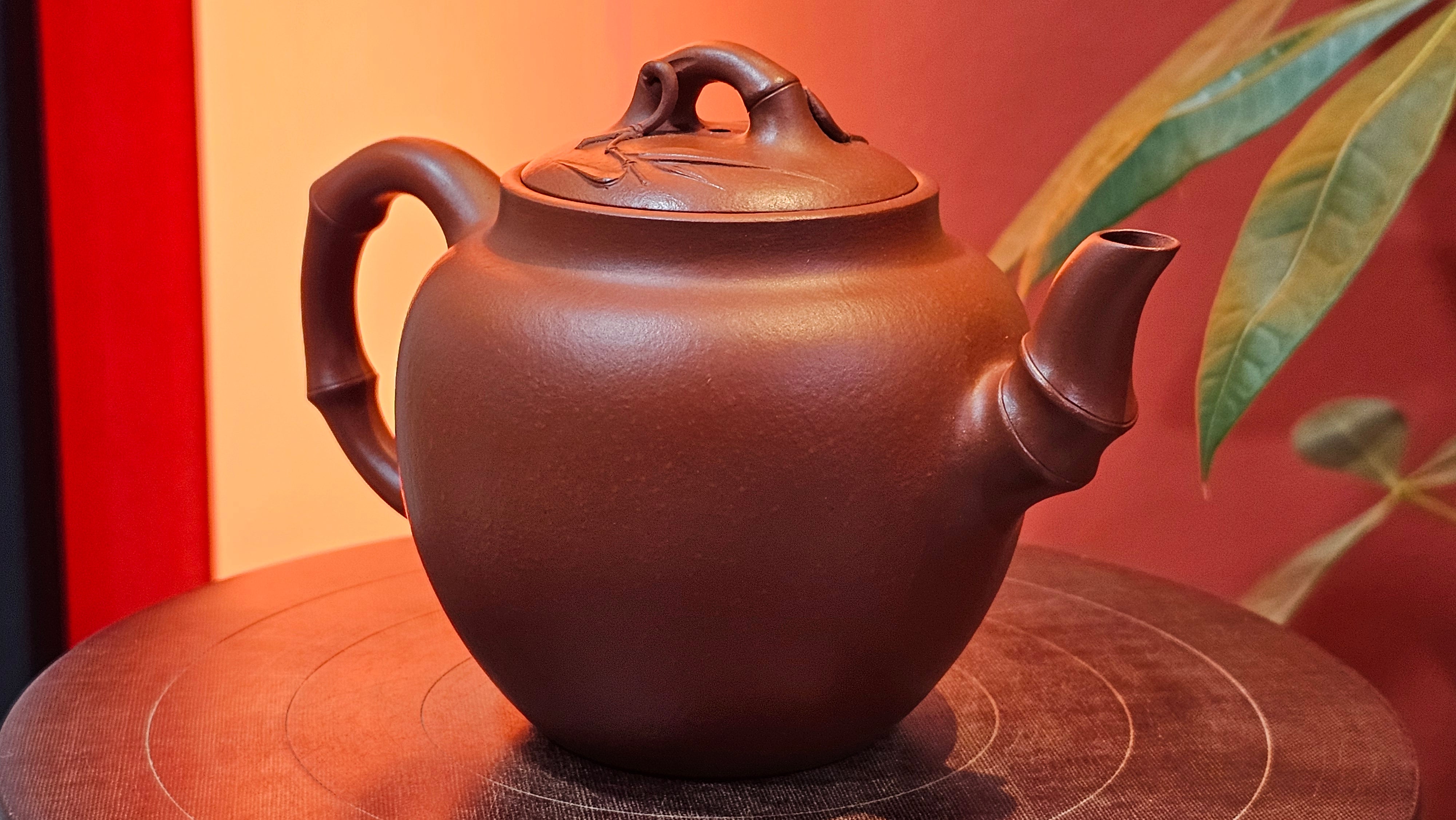 《高风亮节》"Gao Feng Liang Jie", 218.3ml, Ornate 花器! ~ Xiao Mei Yao Zhu Ni 小煤窑朱泥,  by Craftsman Shi Yun 石芸 ~ Congratulations!to Ms D.L.! 1440hrs 15th Sept 2025, Minot, ND!