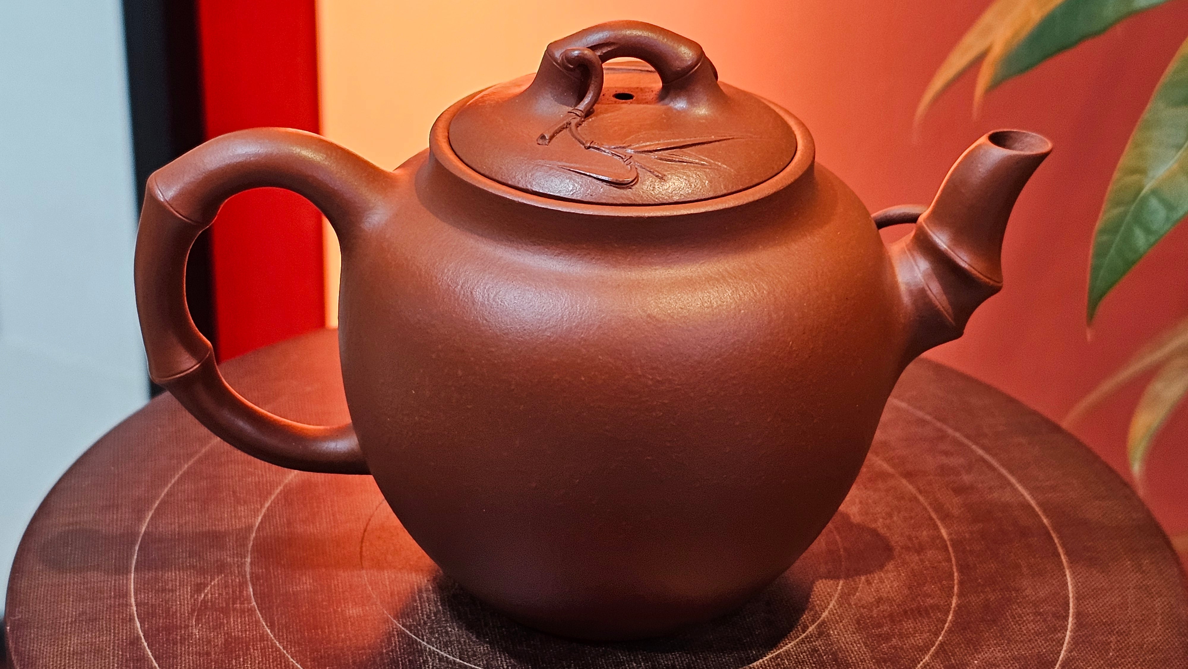 《高风亮节》"Gao Feng Liang Jie", 218.3ml, Ornate 花器! ~ Xiao Mei Yao Zhu Ni 小煤窑朱泥,  by Craftsman Shi Yun 石芸 ~ Congratulations!to Ms D.L.! 1440hrs 15th Sept 2025, Minot, ND!