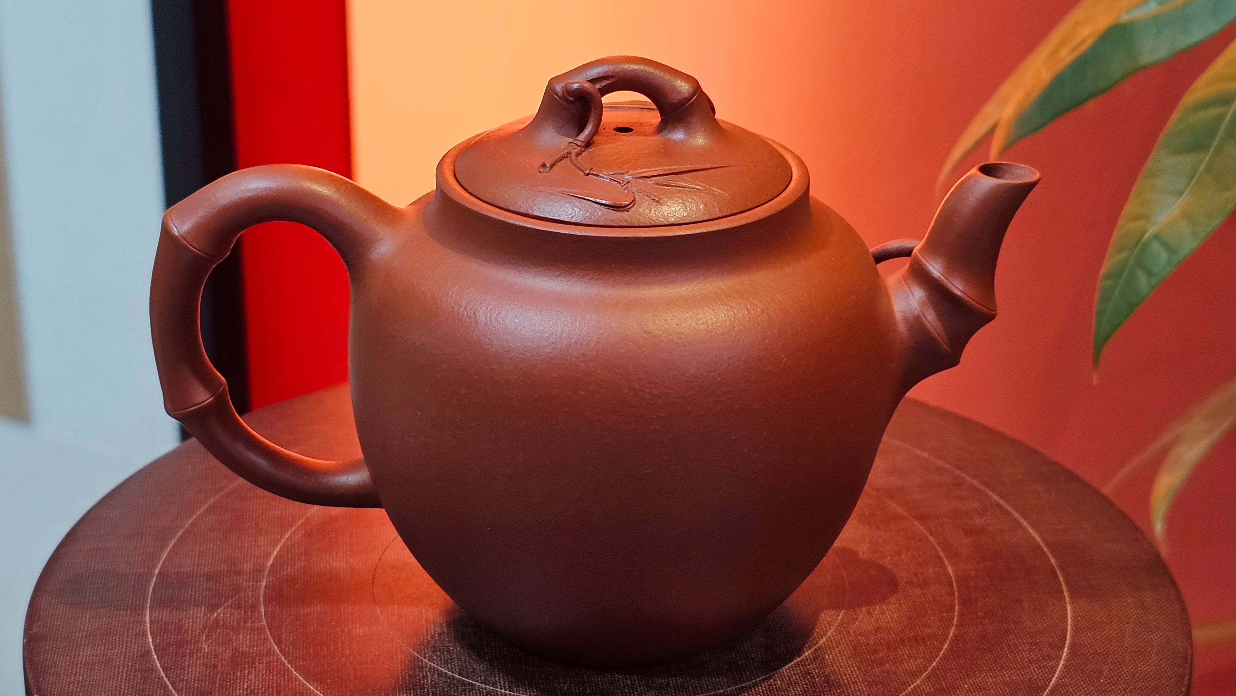 《高风亮节》"Gao Feng Liang Jie", 218.3ml, Ornate 花器! ~ Xiao Mei Yao Zhu Ni 小煤窑朱泥,  by Craftsman Shi Yun 石芸 ~ Congratulations!to Ms D.L.! 1440hrs 15th Sept 2025, Minot, ND!