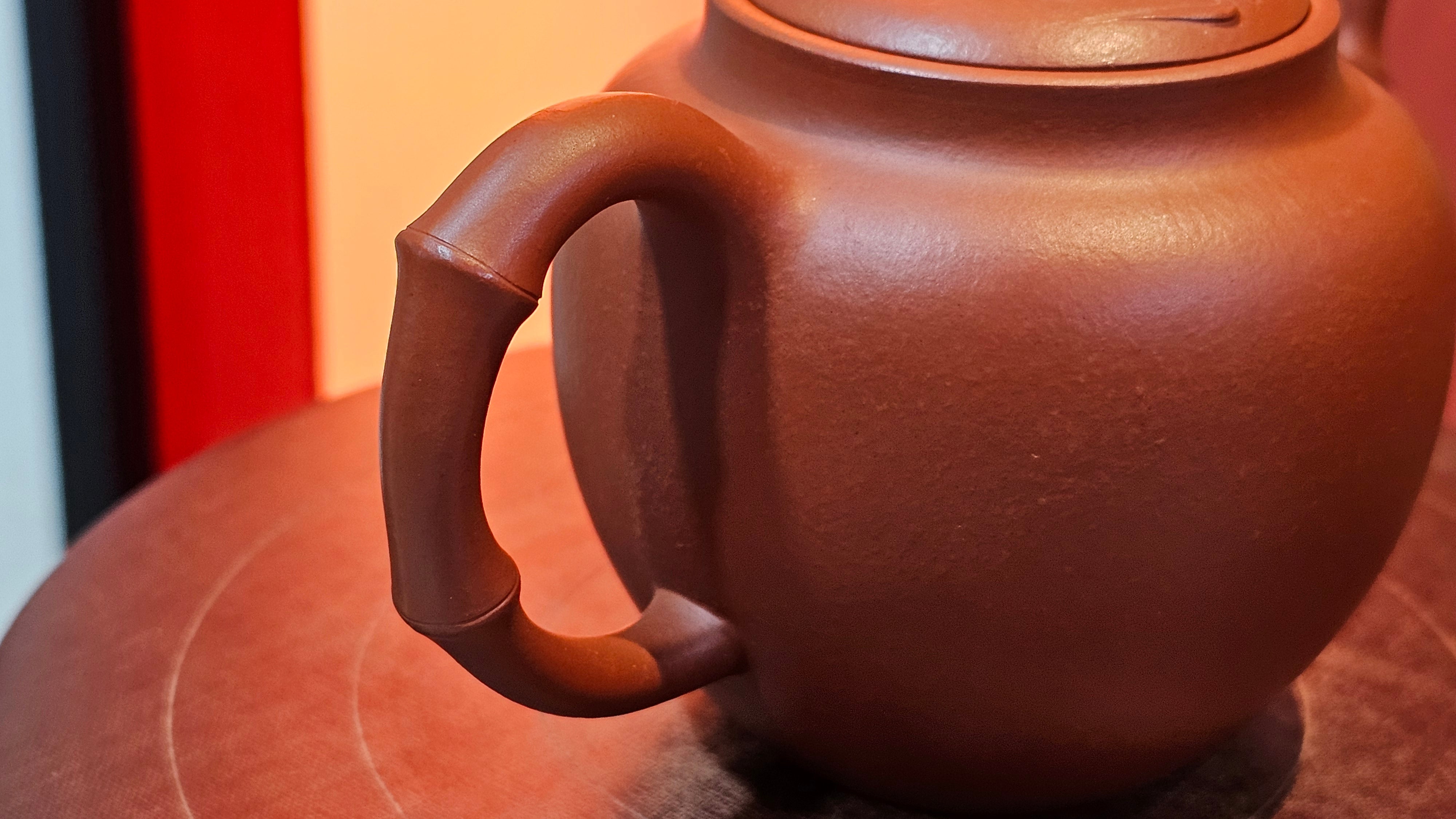 《高风亮节》"Gao Feng Liang Jie", 218.3ml, Ornate 花器! ~ Xiao Mei Yao Zhu Ni 小煤窑朱泥,  by Craftsman Shi Yun 石芸 ~ Congratulations!to Ms D.L.! 1440hrs 15th Sept 2025, Minot, ND!