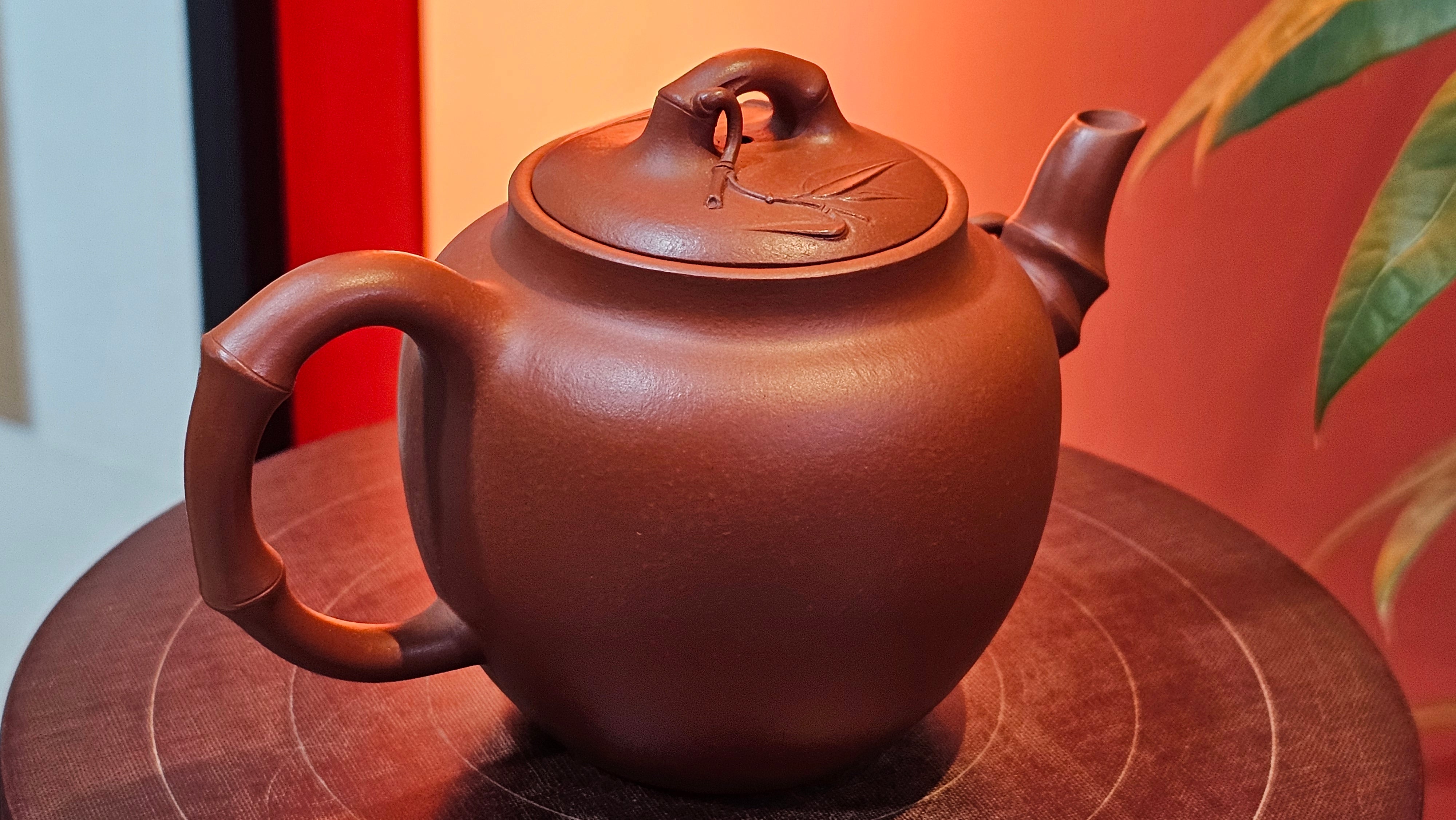 《高风亮节》"Gao Feng Liang Jie", 218.3ml, Ornate 花器! ~ Xiao Mei Yao Zhu Ni 小煤窑朱泥,  by Craftsman Shi Yun 石芸 ~ Congratulations!to Ms D.L.! 1440hrs 15th Sept 2025, Minot, ND!