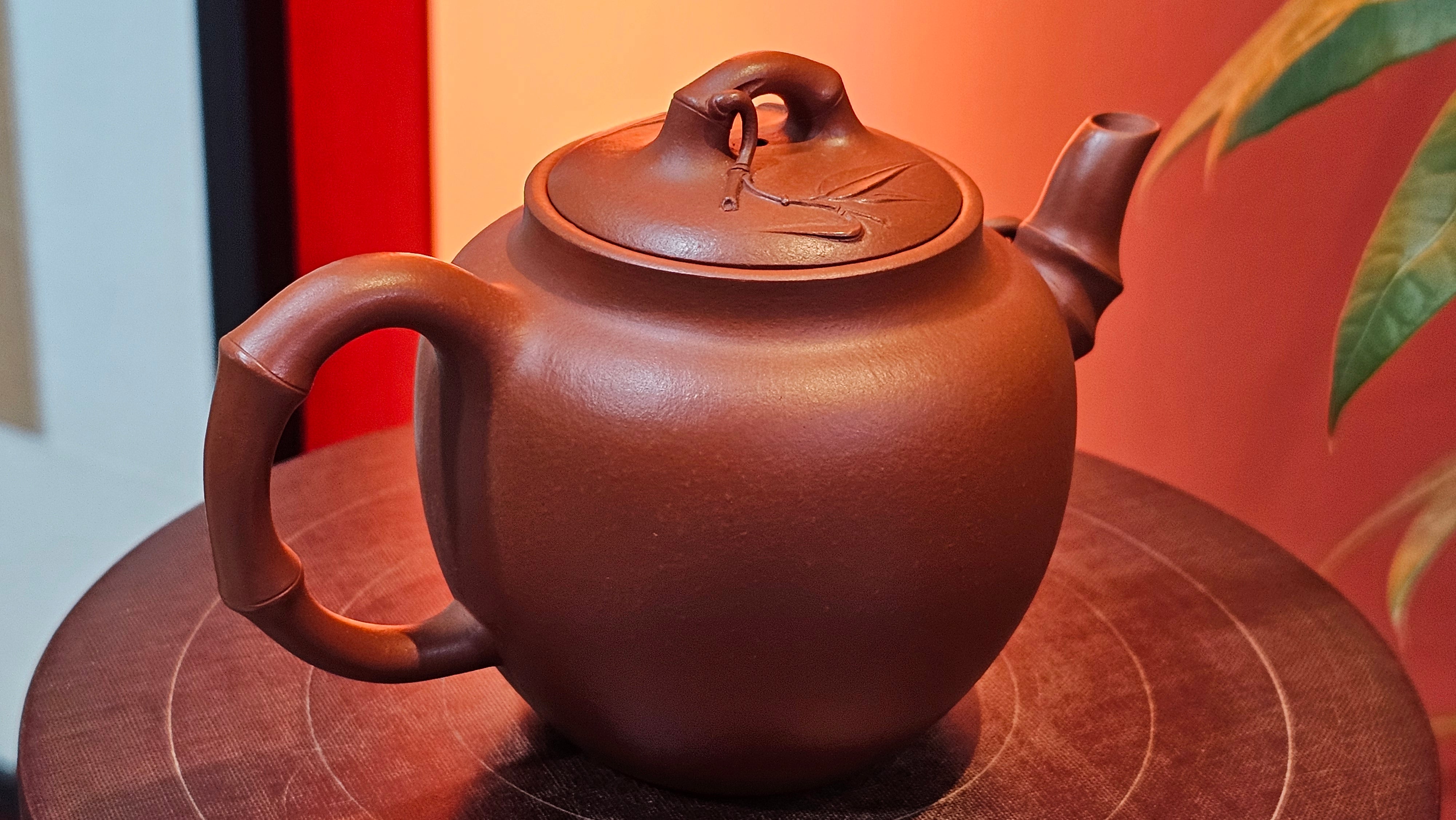 《高风亮节》"Gao Feng Liang Jie", 218.3ml, Ornate 花器! ~ Xiao Mei Yao Zhu Ni 小煤窑朱泥,  by Craftsman Shi Yun 石芸 ~ Congratulations!to Ms D.L.! 1440hrs 15th Sept 2025, Minot, ND!