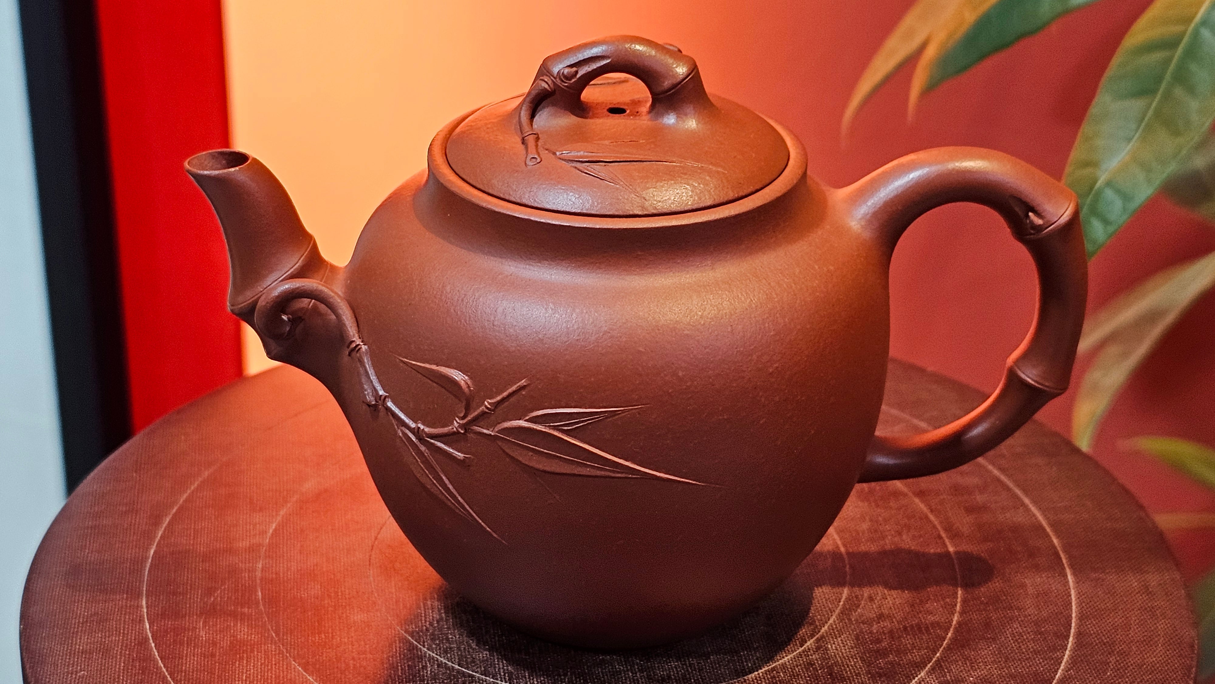 《高风亮节》"Gao Feng Liang Jie", 218.3ml, Ornate 花器! ~ Xiao Mei Yao Zhu Ni 小煤窑朱泥,  by Craftsman Shi Yun 石芸 ~ Congratulations!to Ms D.L.! 1440hrs 15th Sept 2025, Minot, ND!