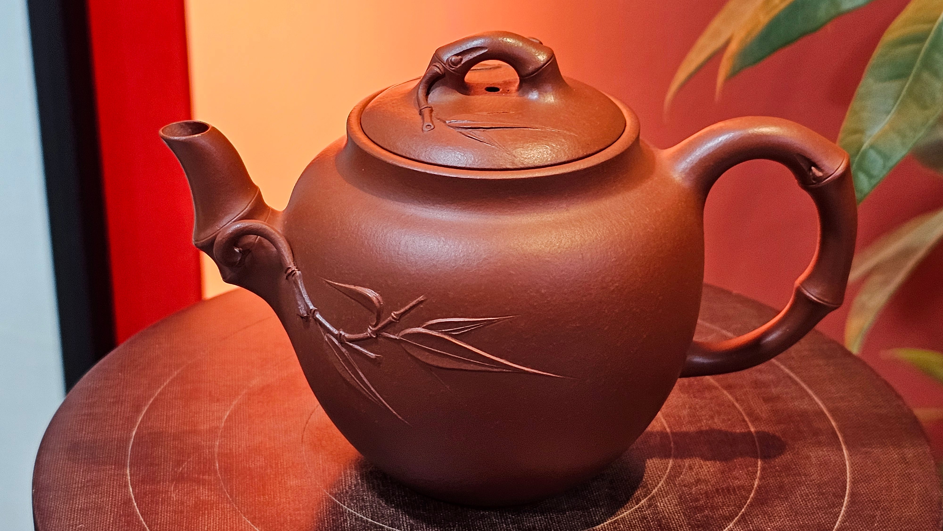 《高风亮节》"Gao Feng Liang Jie", 218.3ml, Ornate 花器! ~ Xiao Mei Yao Zhu Ni 小煤窑朱泥,  by Craftsman Shi Yun 石芸 ~ Congratulations!to Ms D.L.! 1440hrs 15th Sept 2025, Minot, ND!