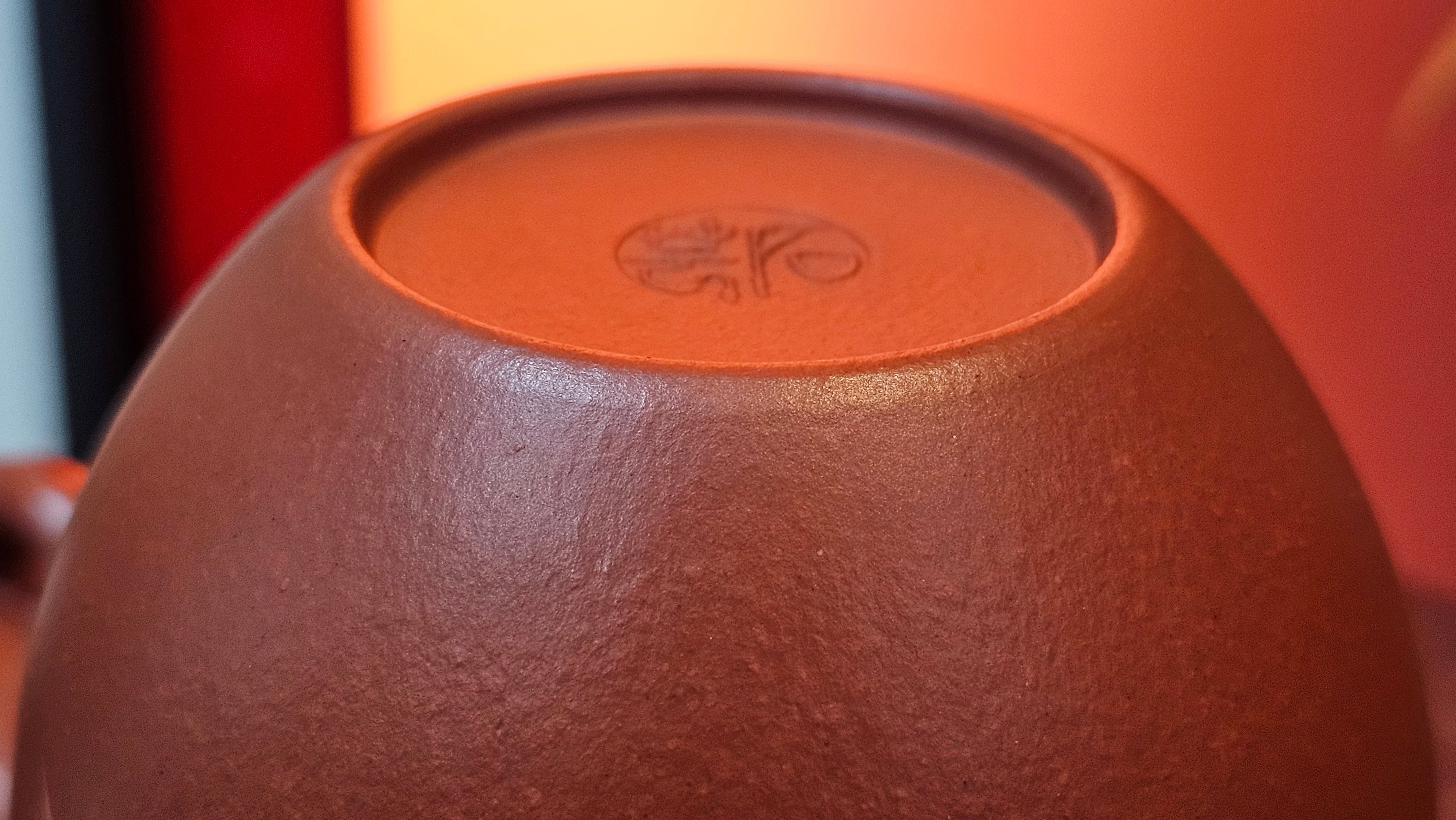 《高风亮节》"Gao Feng Liang Jie", 218.3ml, Ornate 花器! ~ Xiao Mei Yao Zhu Ni 小煤窑朱泥,  by Craftsman Shi Yun 石芸 ~ Congratulations!to Ms D.L.! 1440hrs 15th Sept 2025, Minot, ND!