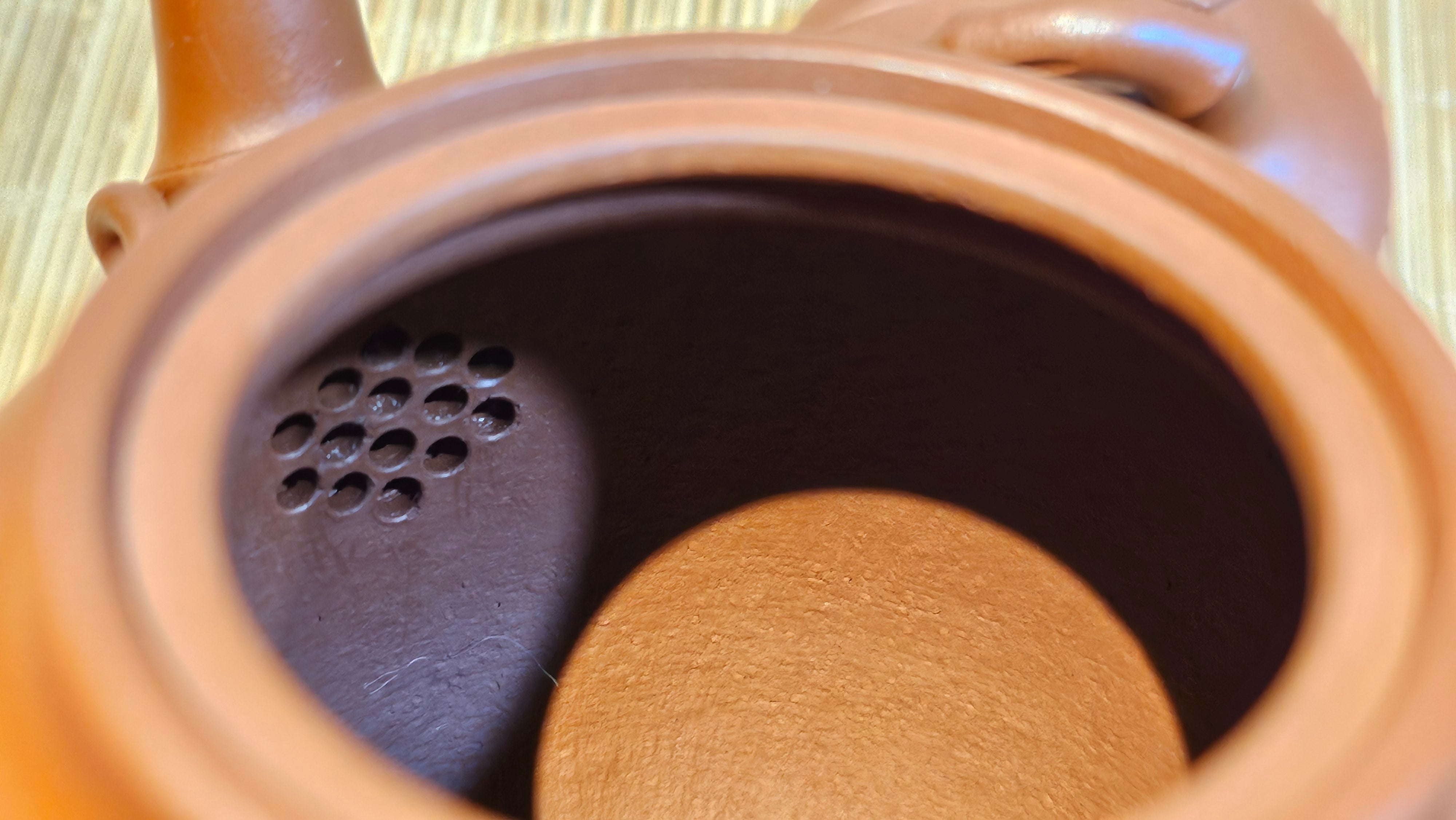 《高风亮节》"Gao Feng Liang Jie", 218.3ml, Ornate 花器! ~ Xiao Mei Yao Zhu Ni 小煤窑朱泥,  by Craftsman Shi Yun 石芸 ~ Congratulations!to Ms D.L.! 1440hrs 15th Sept 2025, Minot, ND!