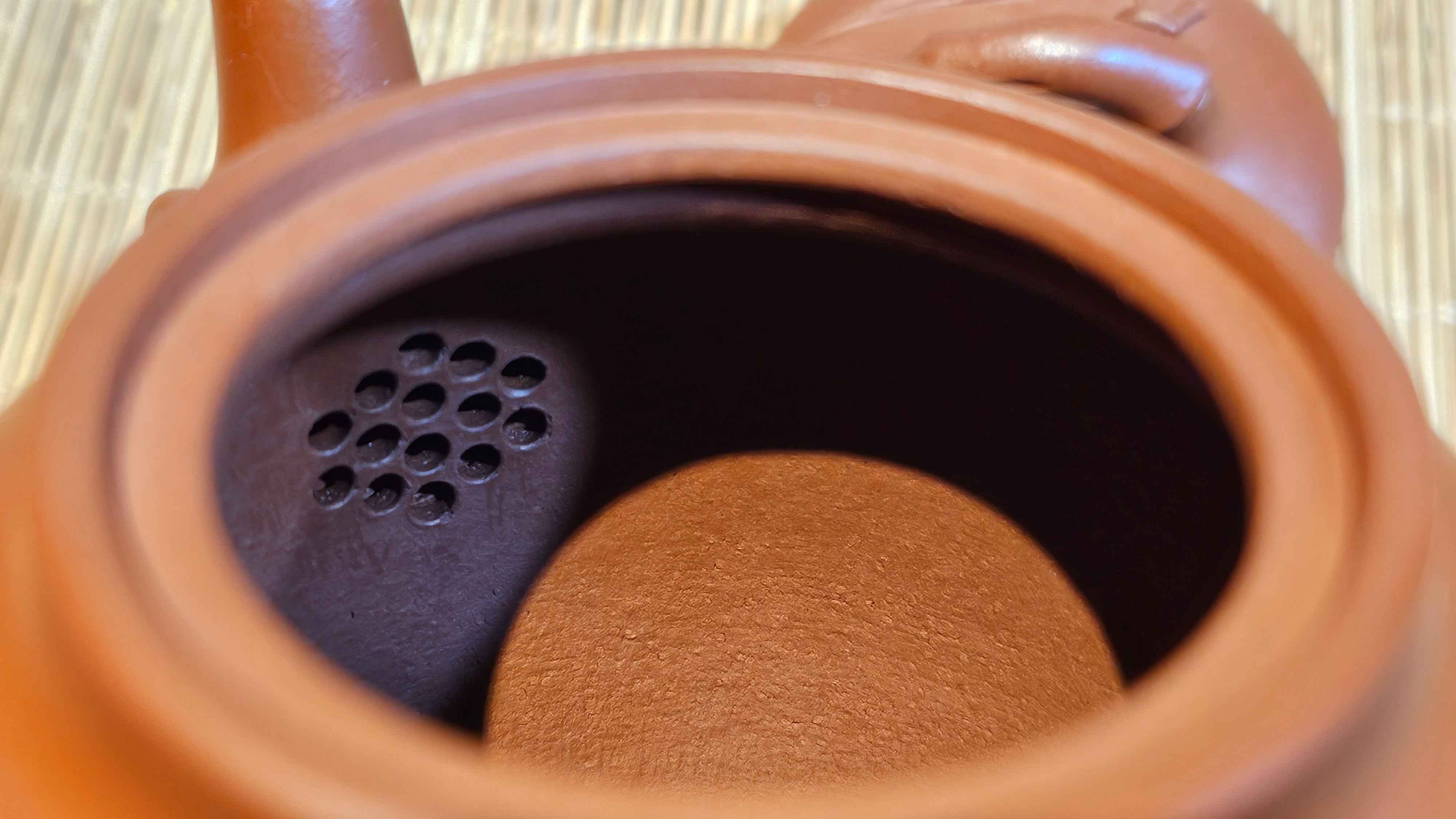 《高风亮节》"Gao Feng Liang Jie", 218.3ml, Ornate 花器! ~ Xiao Mei Yao Zhu Ni 小煤窑朱泥,  by Craftsman Shi Yun 石芸 ~ Congratulations!to Ms D.L.! 1440hrs 15th Sept 2025, Minot, ND!