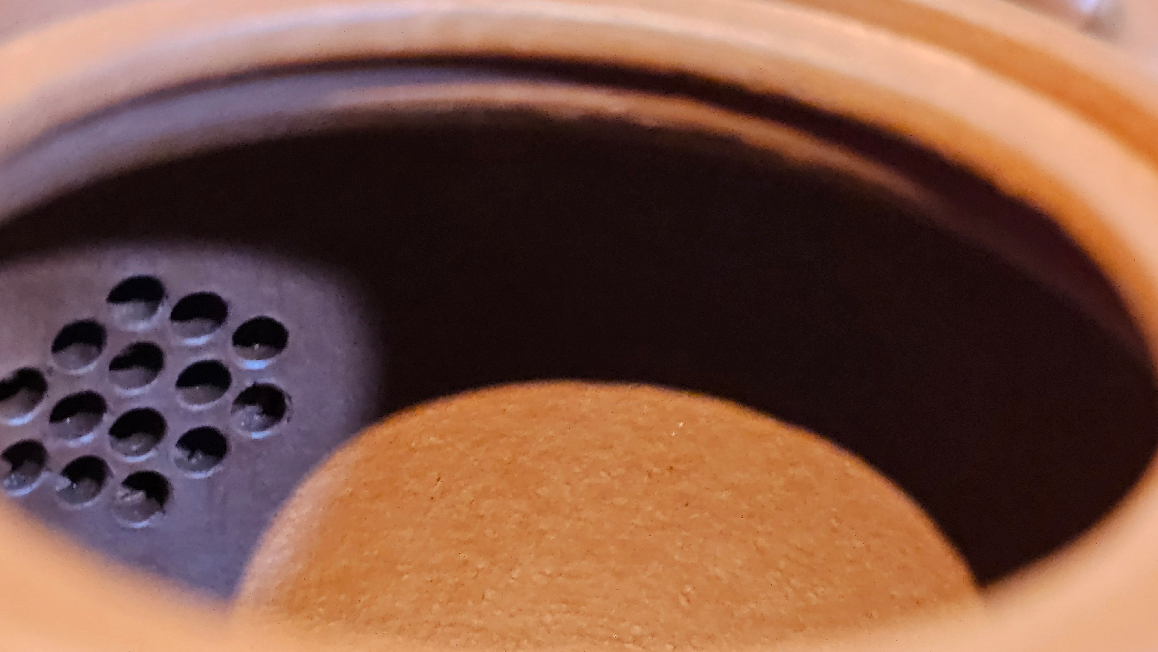 《高风亮节》"Gao Feng Liang Jie", 218.3ml, Ornate 花器! ~ Xiao Mei Yao Zhu Ni 小煤窑朱泥,  by Craftsman Shi Yun 石芸 ~ Congratulations!to Ms D.L.! 1440hrs 15th Sept 2025, Minot, ND!