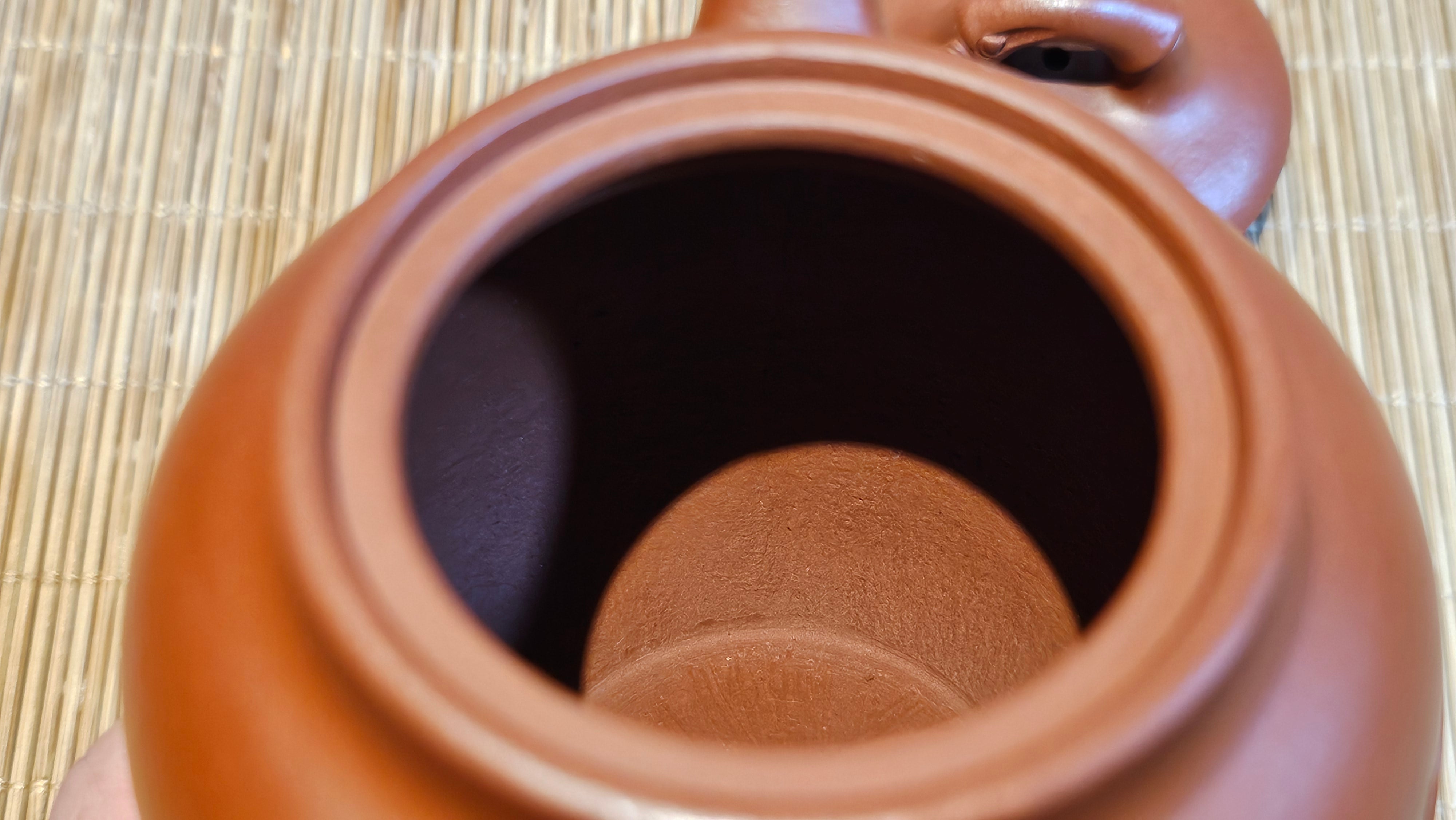 《高风亮节》"Gao Feng Liang Jie", 218.3ml, Ornate 花器! ~ Xiao Mei Yao Zhu Ni 小煤窑朱泥,  by Craftsman Shi Yun 石芸 ~ Congratulations!to Ms D.L.! 1440hrs 15th Sept 2025, Minot, ND!