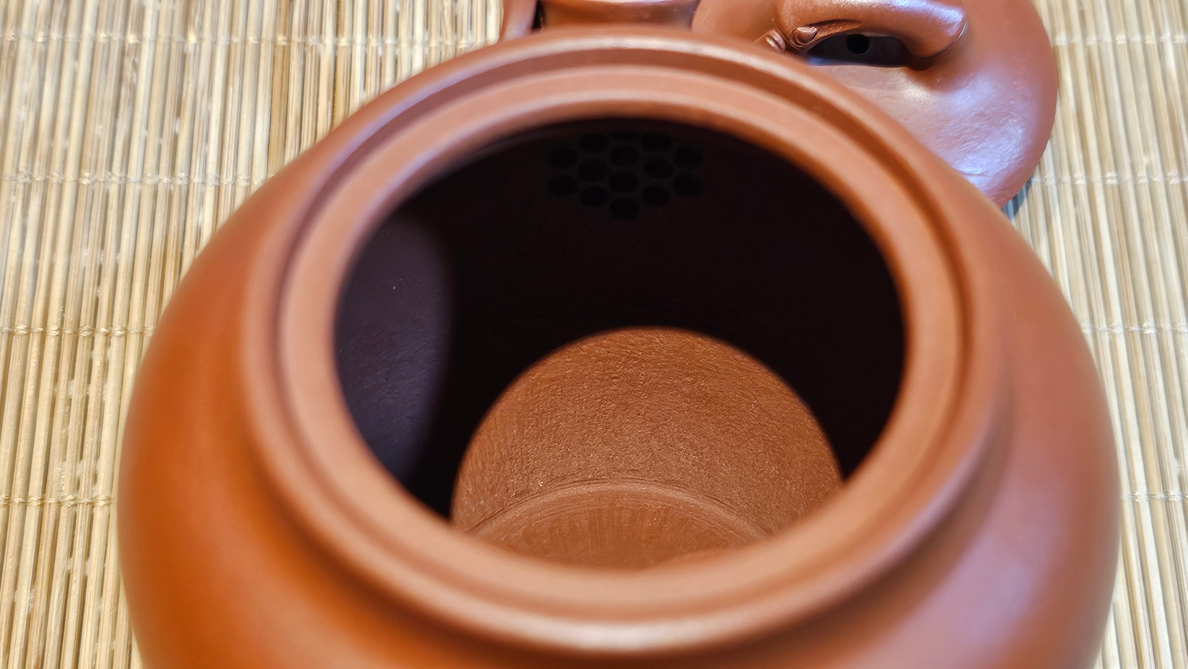 《高风亮节》"Gao Feng Liang Jie", 218.3ml, Ornate 花器! ~ Xiao Mei Yao Zhu Ni 小煤窑朱泥,  by Craftsman Shi Yun 石芸 ~ Congratulations!to Ms D.L.! 1440hrs 15th Sept 2025, Minot, ND!