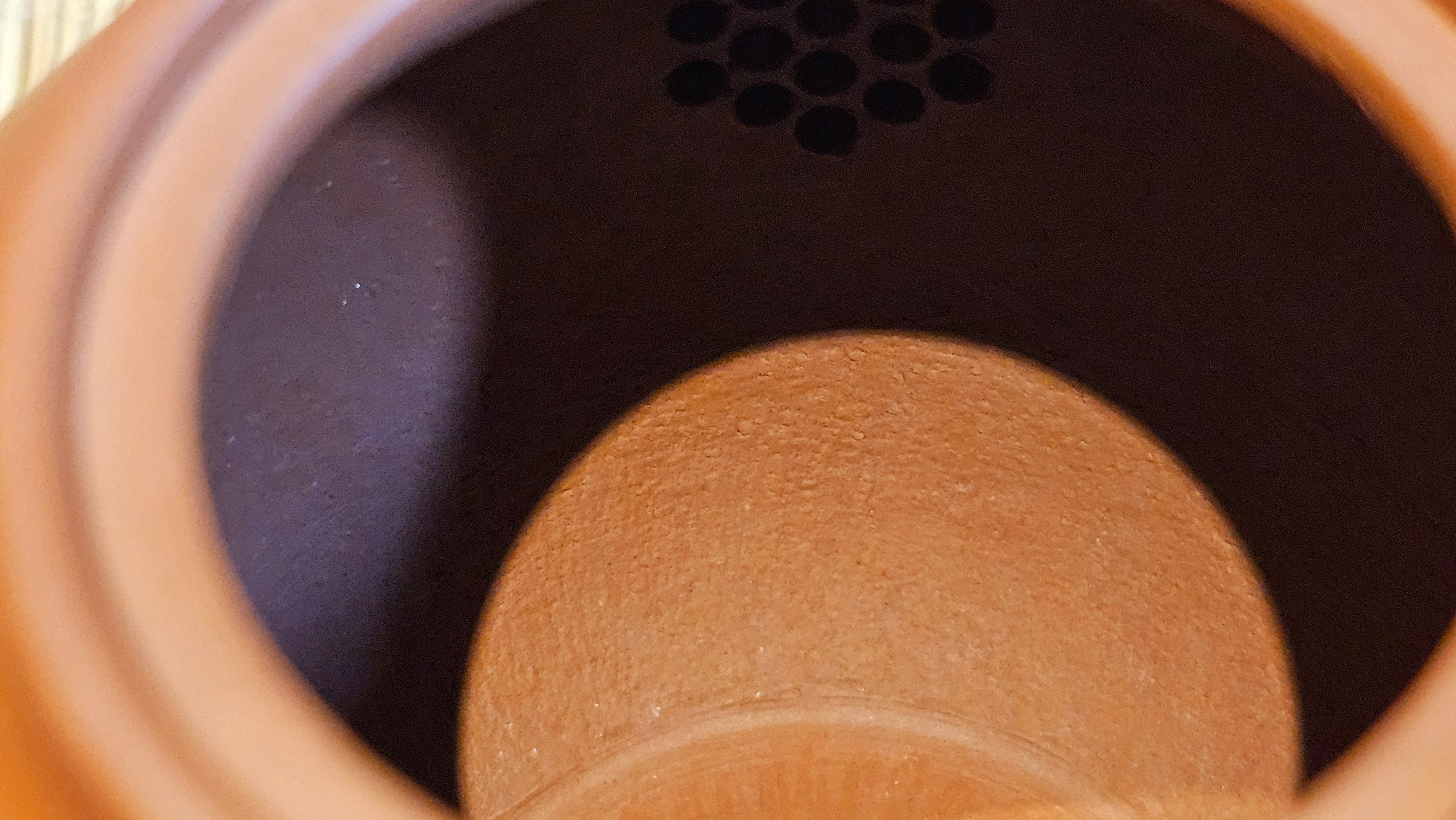 《高风亮节》"Gao Feng Liang Jie", 218.3ml, Ornate 花器! ~ Xiao Mei Yao Zhu Ni 小煤窑朱泥,  by Craftsman Shi Yun 石芸 ~ Congratulations!to Ms D.L.! 1440hrs 15th Sept 2025, Minot, ND!