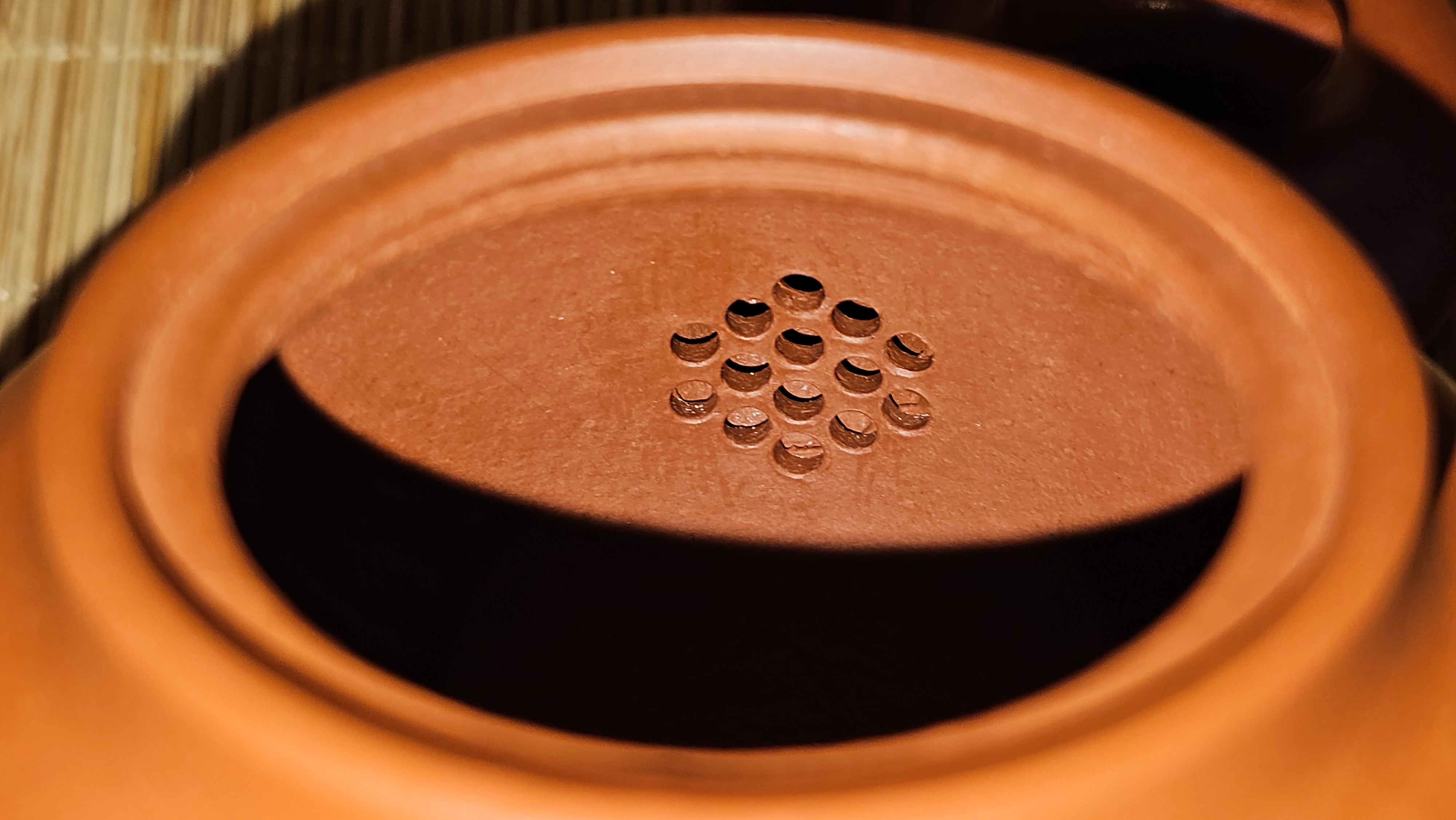 《高风亮节》"Gao Feng Liang Jie", 218.3ml, Ornate 花器! ~ Xiao Mei Yao Zhu Ni 小煤窑朱泥,  by Craftsman Shi Yun 石芸 ~ Congratulations!to Ms D.L.! 1440hrs 15th Sept 2025, Minot, ND!