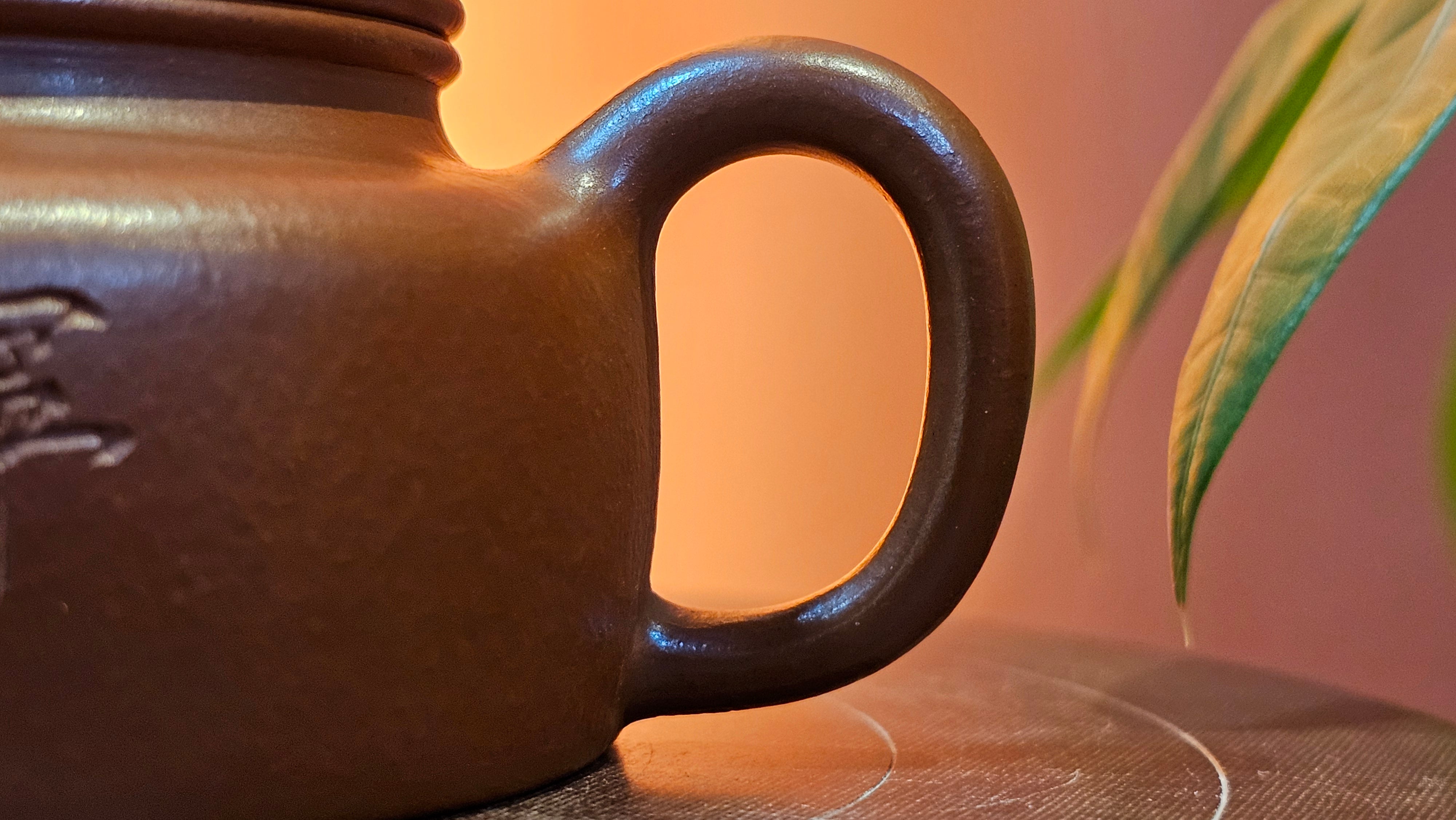 De Zhong 德钟 (Ai De Zhong 矮德钟), 120.9ml, Xiao Mei Yao Zhu Ni 小煤窑朱泥, by Craftsman Shi Yun 石芸 ~ Congratulations to Mr J.A., 1031hrs 5th July 2025, Farmville, NC.