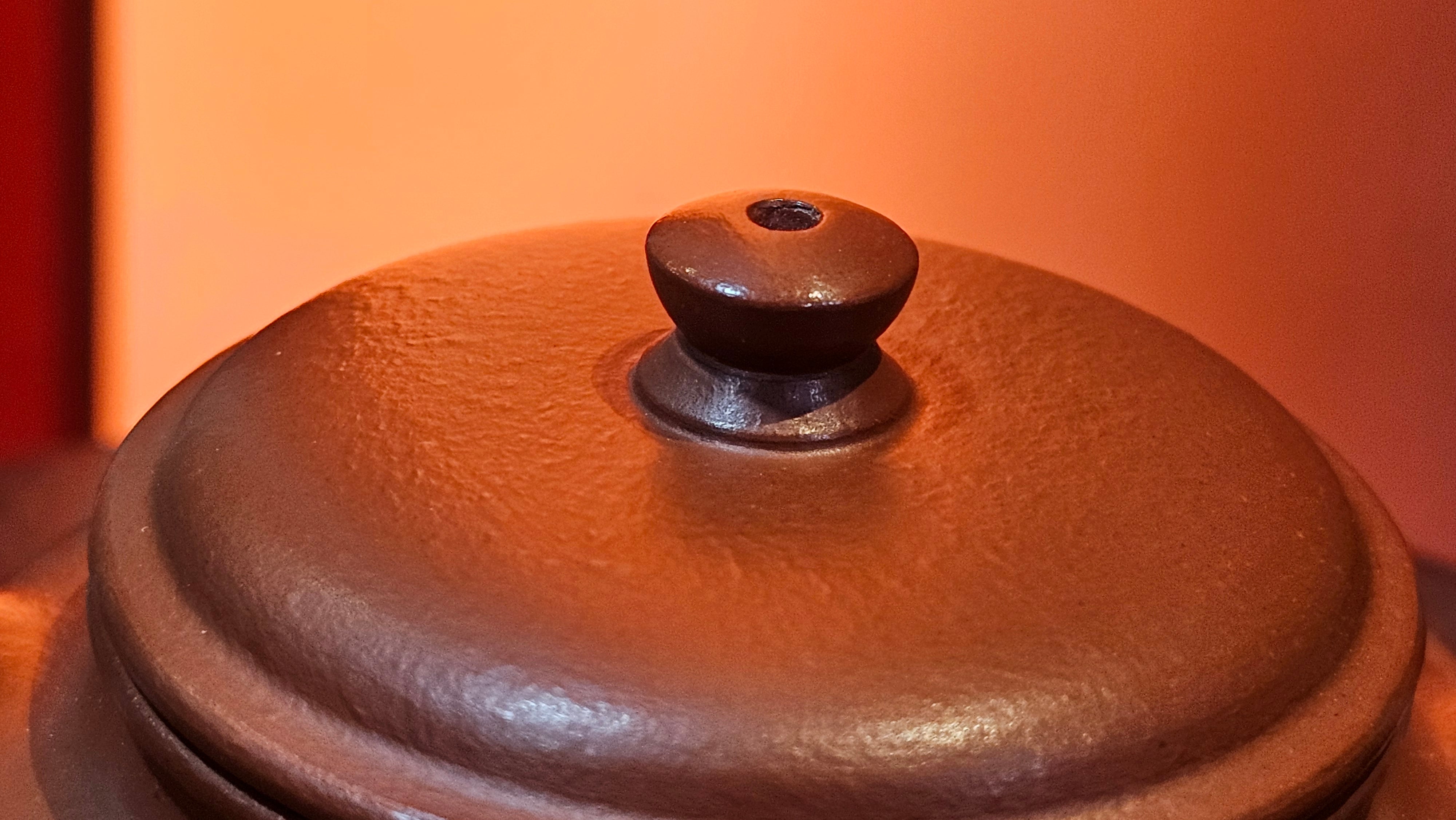 De Zhong 德钟 (Ai De Zhong 矮德钟), 120.9ml, Xiao Mei Yao Zhu Ni 小煤窑朱泥, by Craftsman Shi Yun 石芸 ~ Congratulations to Mr J.A., 1031hrs 5th July 2025, Farmville, NC.