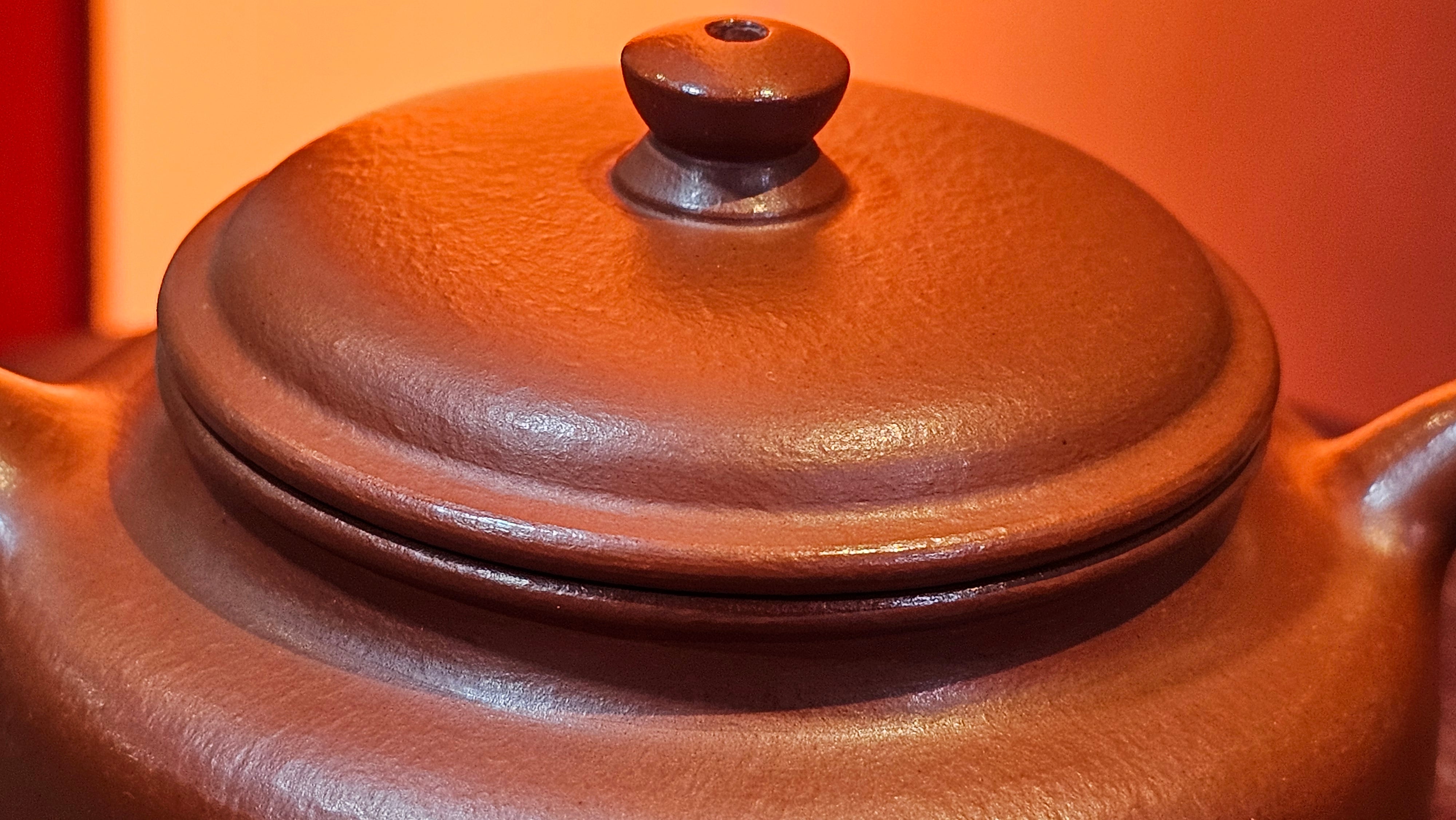 De Zhong 德钟 (Ai De Zhong 矮德钟), 120.9ml, Xiao Mei Yao Zhu Ni 小煤窑朱泥, by Craftsman Shi Yun 石芸 ~ Congratulations to Mr J.A., 1031hrs 5th July 2025, Farmville, NC.