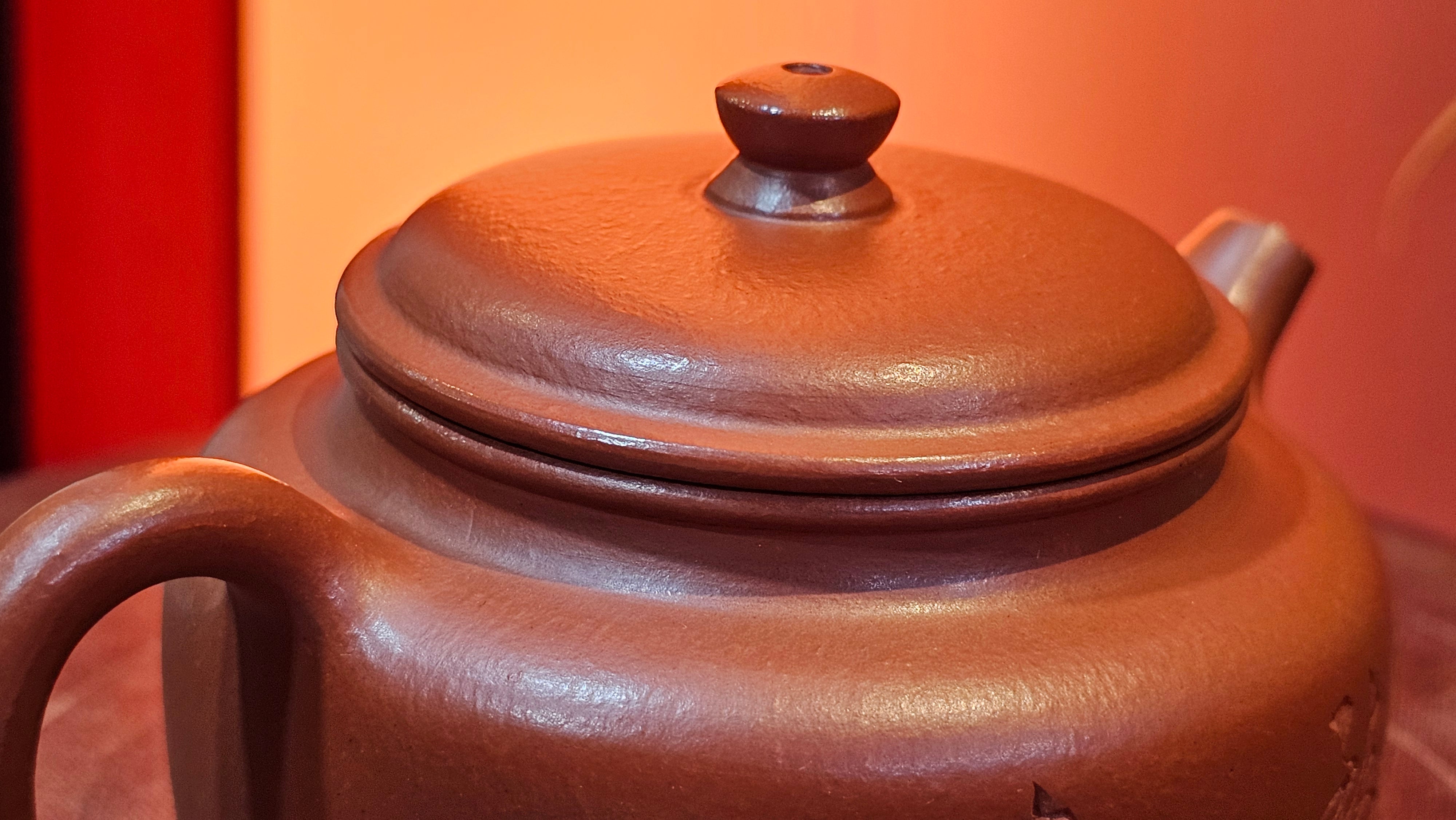 De Zhong 德钟 (Ai De Zhong 矮德钟), 120.9ml, Xiao Mei Yao Zhu Ni 小煤窑朱泥, by Craftsman Shi Yun 石芸 ~ Congratulations to Mr J.A., 1031hrs 5th July 2025, Farmville, NC.