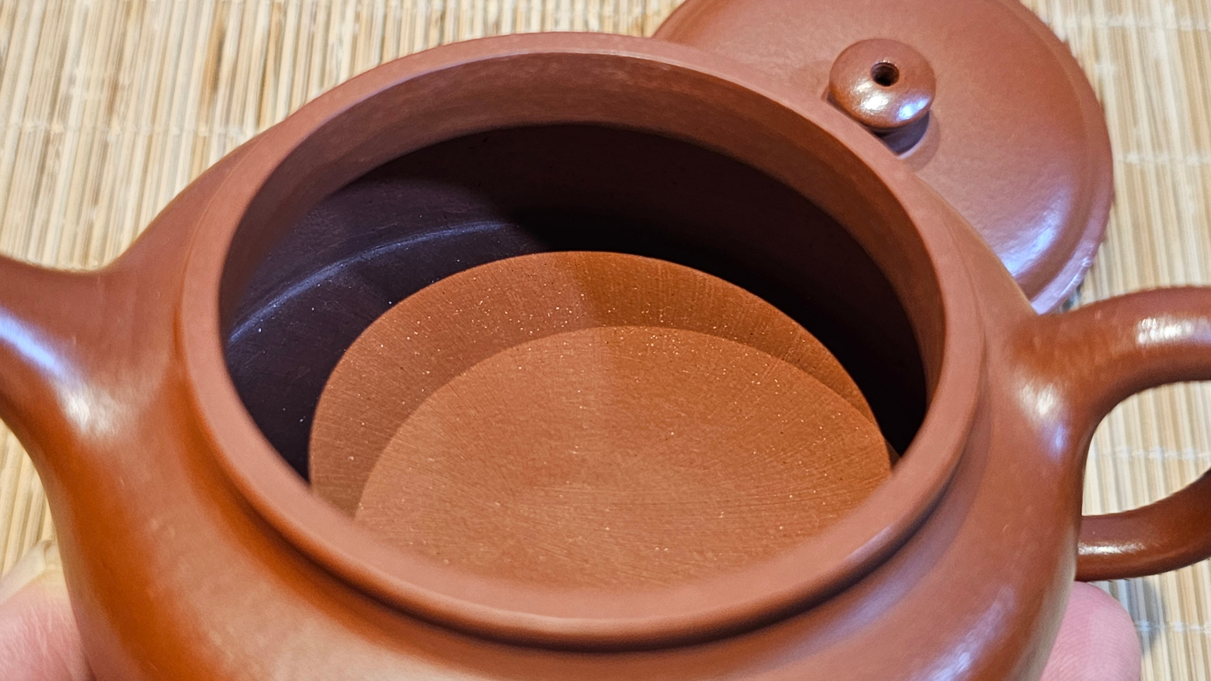 De Zhong 德钟 (Ai De Zhong 矮德钟), 120.9ml, Xiao Mei Yao Zhu Ni 小煤窑朱泥, by Craftsman Shi Yun 石芸 ~ Congratulations to Mr J.A., 1031hrs 5th July 2025, Farmville, NC.