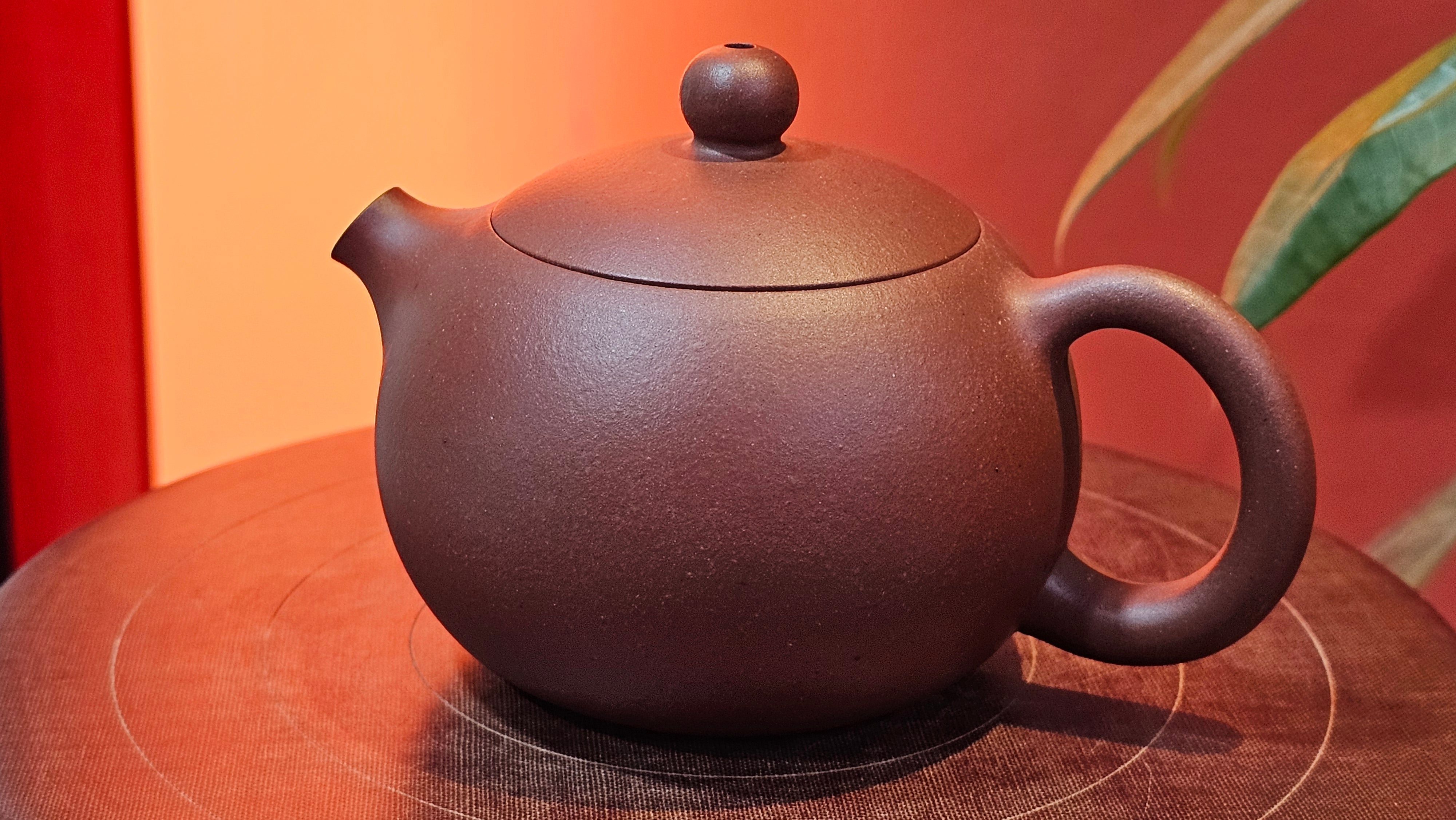 Xi Shi 西施, 164.8ml, Di Cao Qing Zi Ni 底槽青紫泥, by Craftsman Gu Xiao Ming 顾小明 ~ Congratulations to Mr M.P., 1353hrs 2nd July 2025, Bucharest, Romania 🇷🇴.