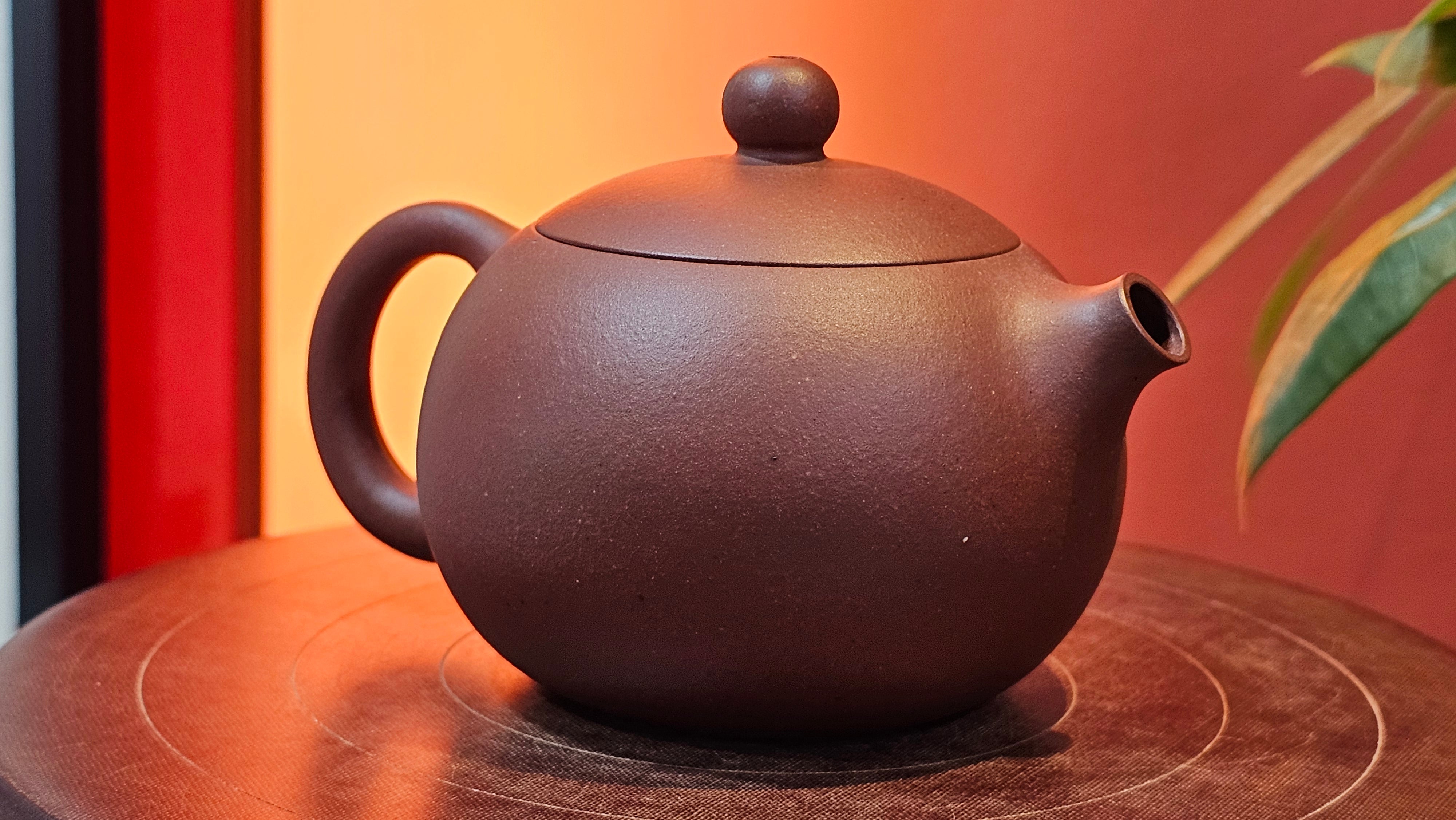 Xi Shi 西施, 164.8ml, Di Cao Qing Zi Ni 底槽青紫泥, by Craftsman Gu Xiao Ming 顾小明 ~ Congratulations to Mr M.P., 1353hrs 2nd July 2025, Bucharest, Romania 🇷🇴.