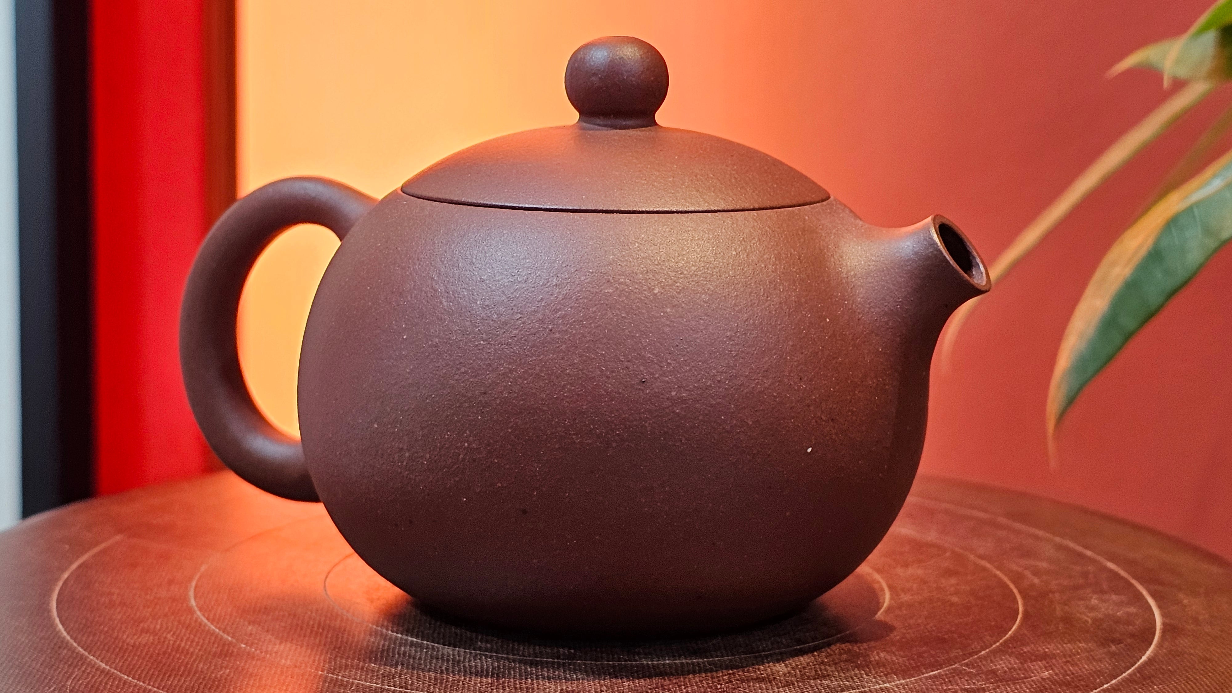 Xi Shi 西施, 164.8ml, Di Cao Qing Zi Ni 底槽青紫泥, by Craftsman Gu Xiao Ming 顾小明 ~ Congratulations to Mr M.P., 1353hrs 2nd July 2025, Bucharest, Romania 🇷🇴.