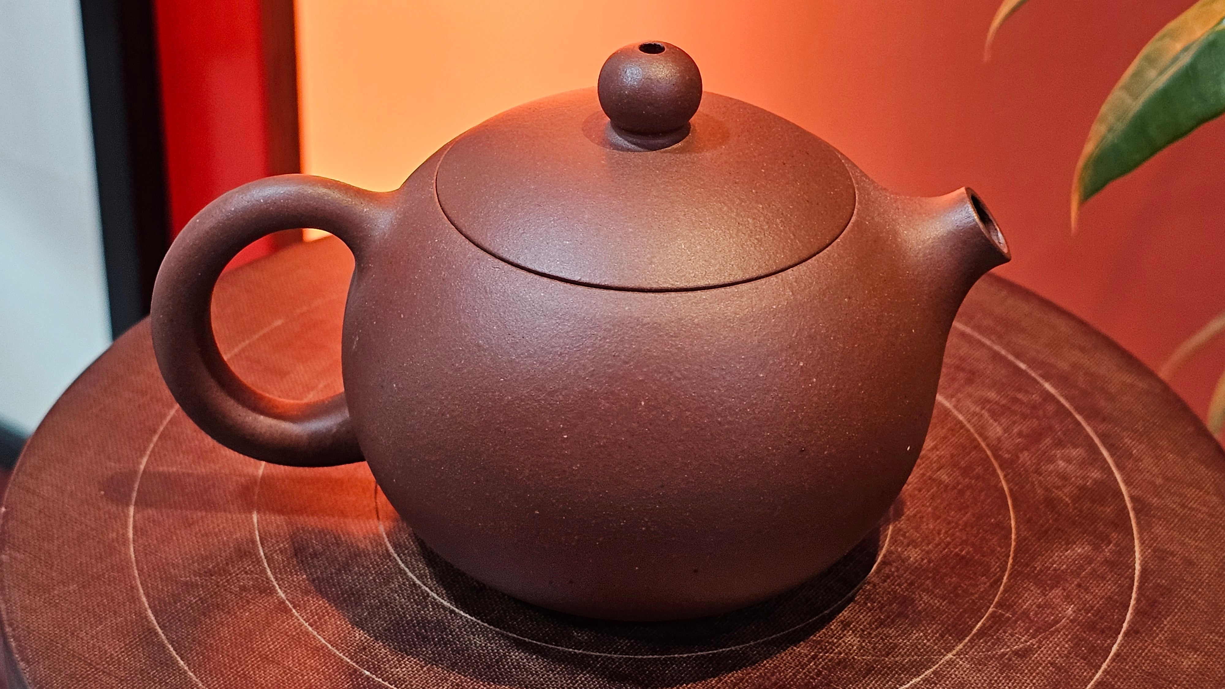 Xi Shi 西施, 164.8ml, Di Cao Qing Zi Ni 底槽青紫泥, by Craftsman Gu Xiao Ming 顾小明 ~ Congratulations to Mr M.P., 1353hrs 2nd July 2025, Bucharest, Romania 🇷🇴.