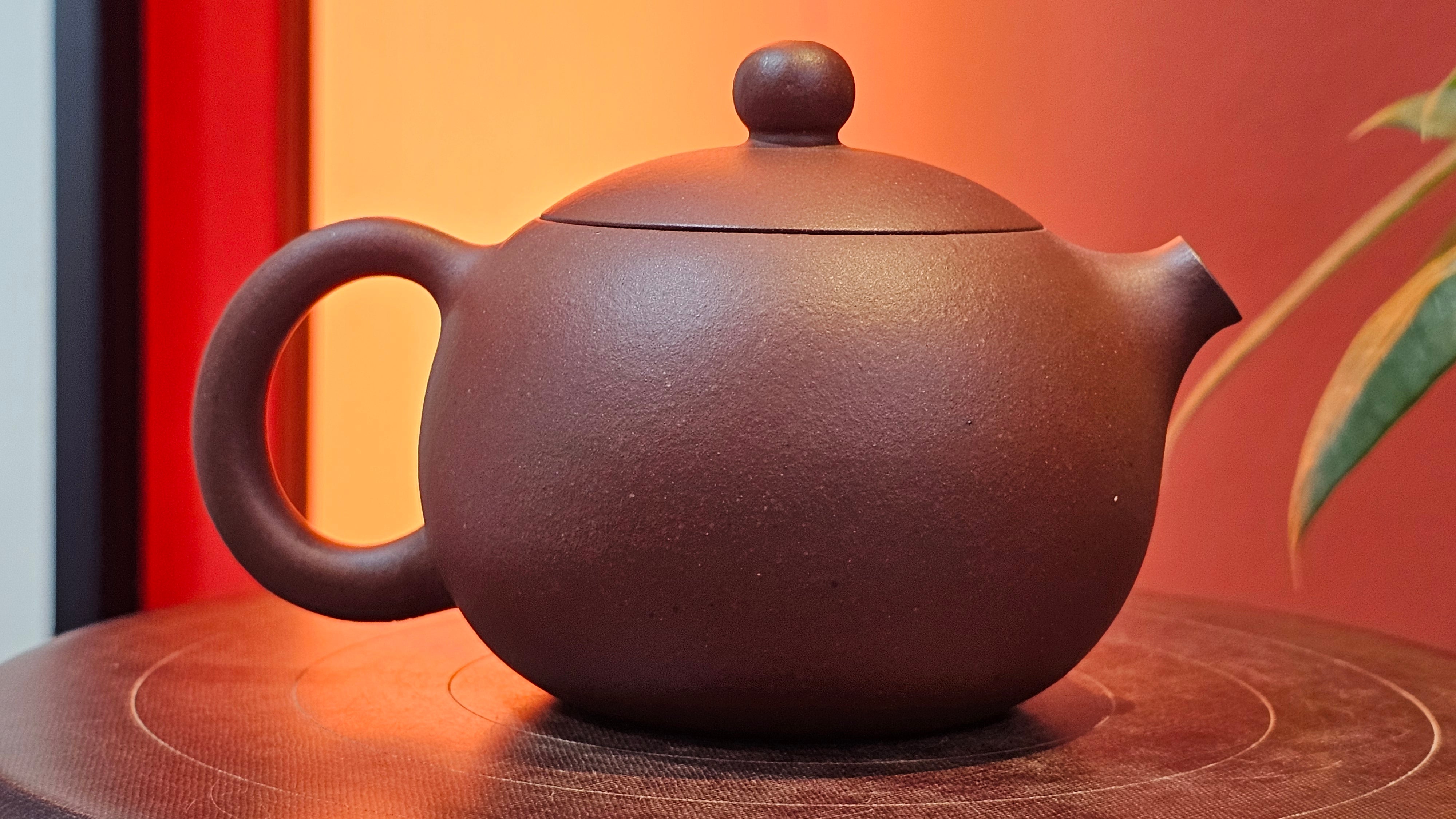 Xi Shi 西施, 164.8ml, Di Cao Qing Zi Ni 底槽青紫泥, by Craftsman Gu Xiao Ming 顾小明 ~ Congratulations to Mr M.P., 1353hrs 2nd July 2025, Bucharest, Romania 🇷🇴.