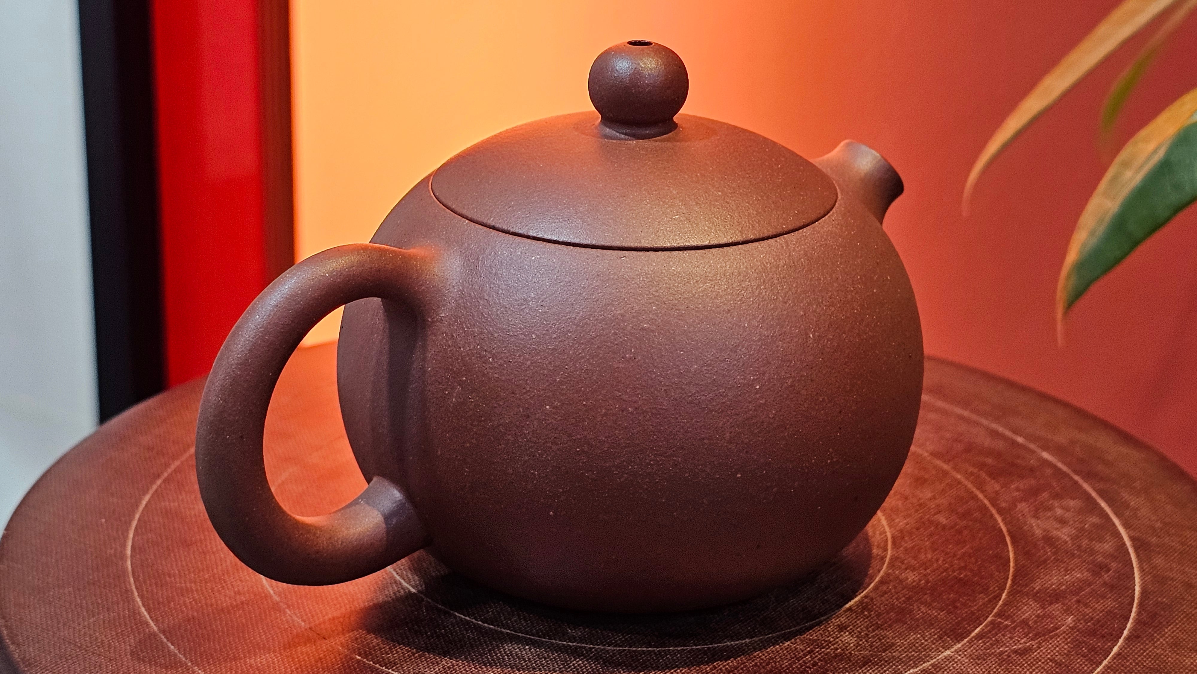 Xi Shi 西施, 164.8ml, Di Cao Qing Zi Ni 底槽青紫泥, by Craftsman Gu Xiao Ming 顾小明 ~ Congratulations to Mr M.P., 1353hrs 2nd July 2025, Bucharest, Romania 🇷🇴.