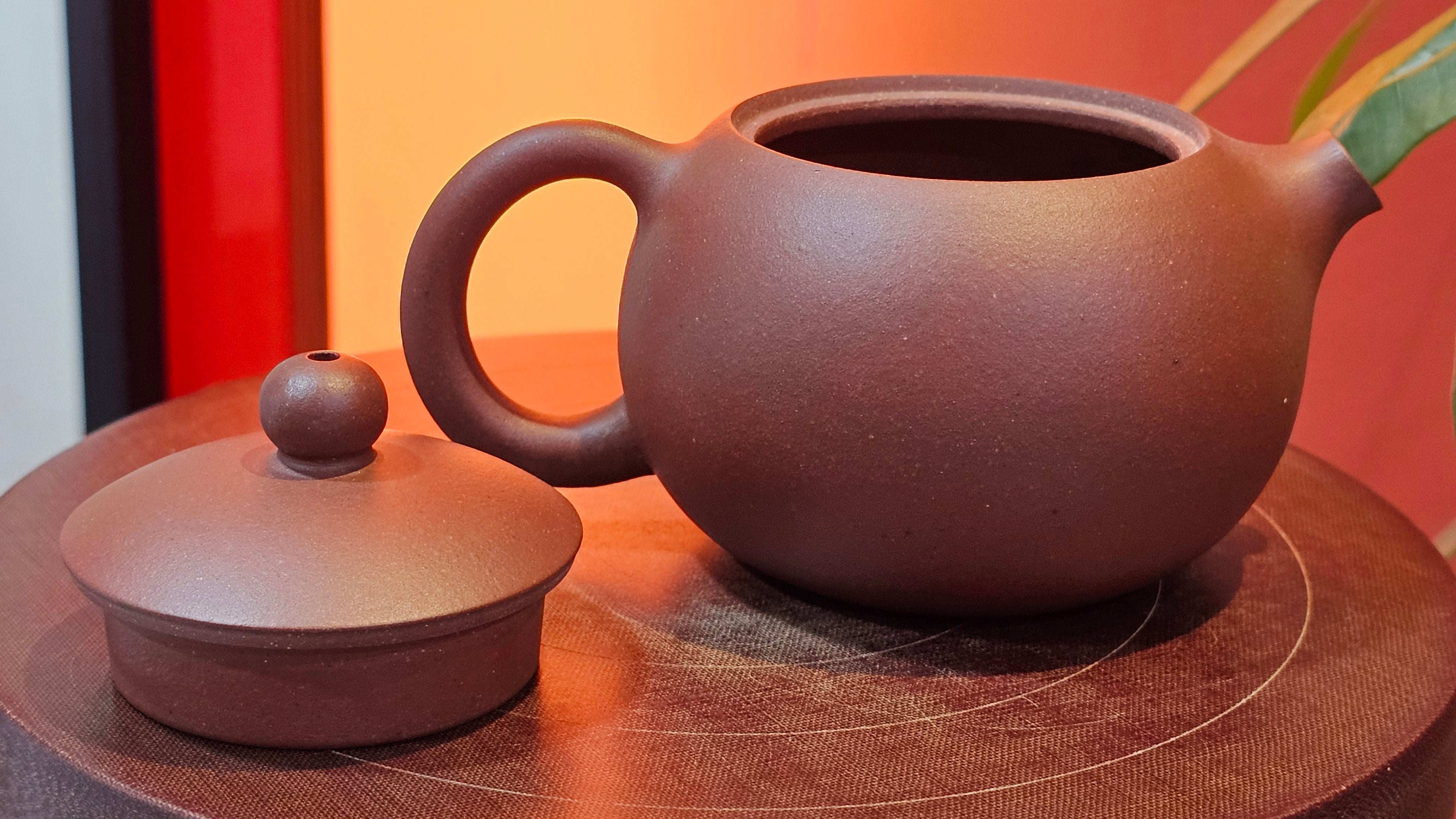 Xi Shi 西施, 164.8ml, Di Cao Qing Zi Ni 底槽青紫泥, by Craftsman Gu Xiao Ming 顾小明 ~ Congratulations to Mr M.P., 1353hrs 2nd July 2025, Bucharest, Romania 🇷🇴.