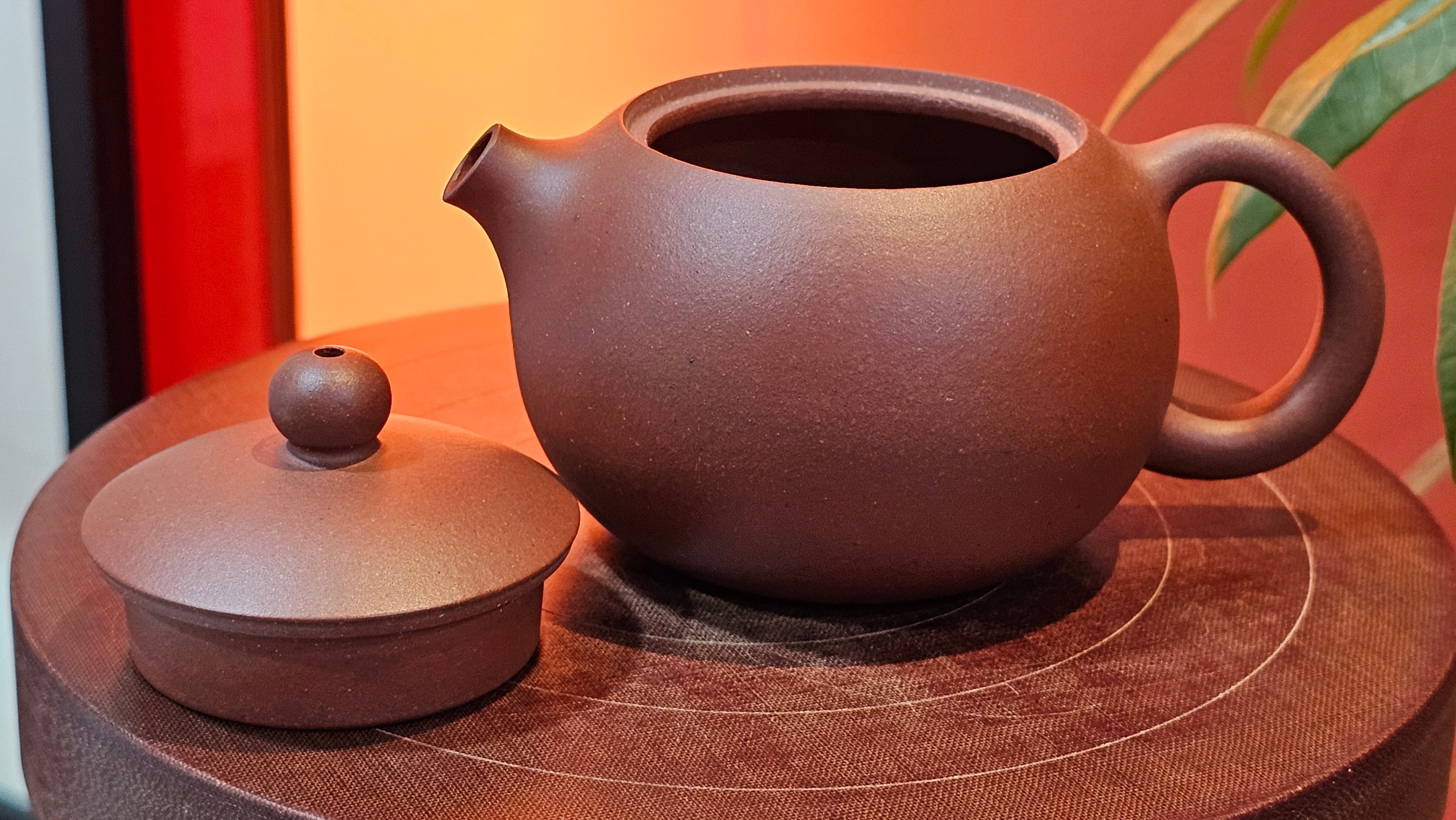 Xi Shi 西施, 164.8ml, Di Cao Qing Zi Ni 底槽青紫泥, by Craftsman Gu Xiao Ming 顾小明 ~ Congratulations to Mr M.P., 1353hrs 2nd July 2025, Bucharest, Romania 🇷🇴.