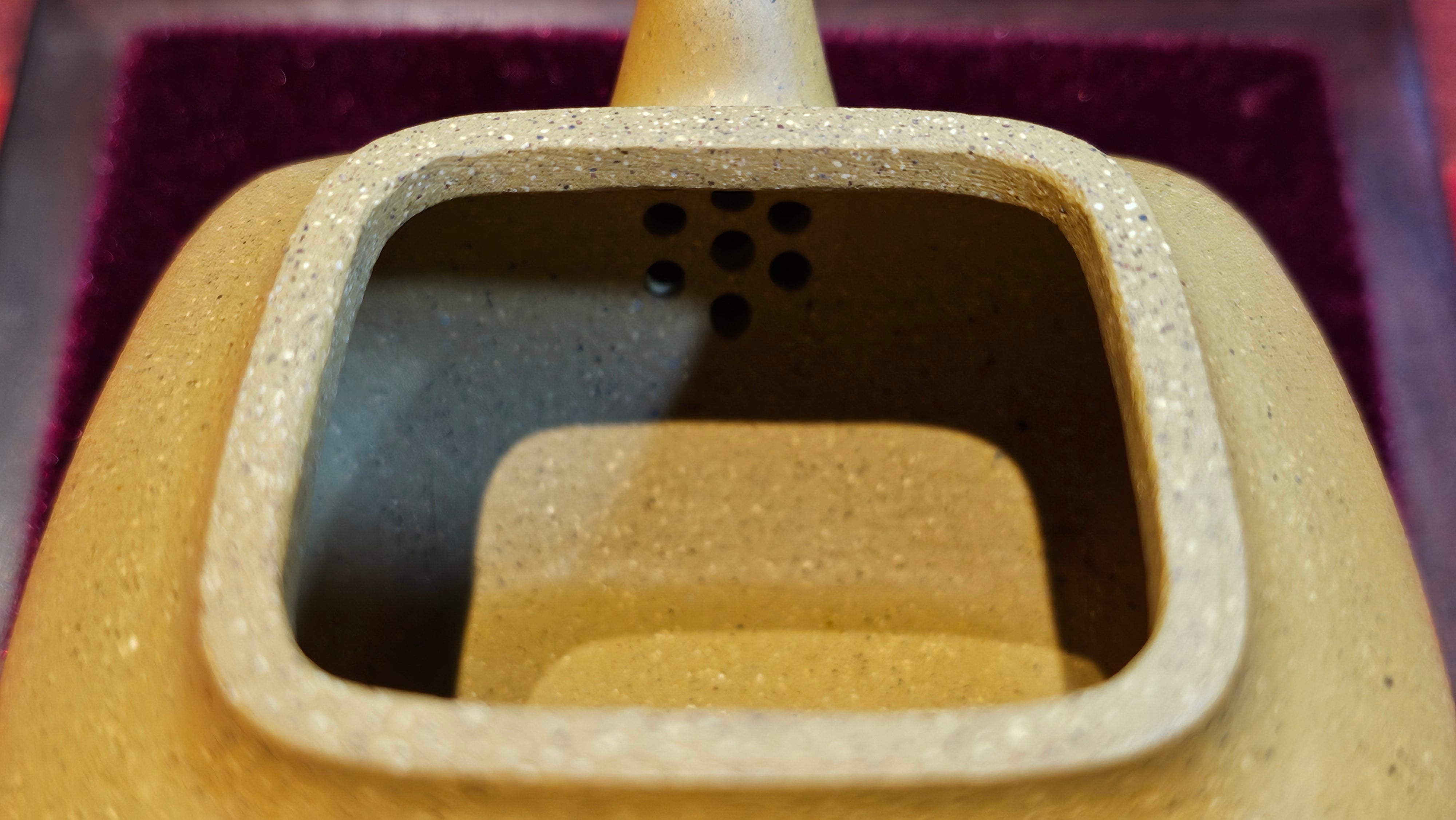 《传炉》"Chuan Lu", 147.5ml, Ben Shan Duan Ni 本山段泥 ~ Crafted by L3A Consummate Master Artist Li Yan Ru 李艳如 ~ Congratulations to Mr A.Y., 2228hrs 2nd July 2025, Millbrae, CA.