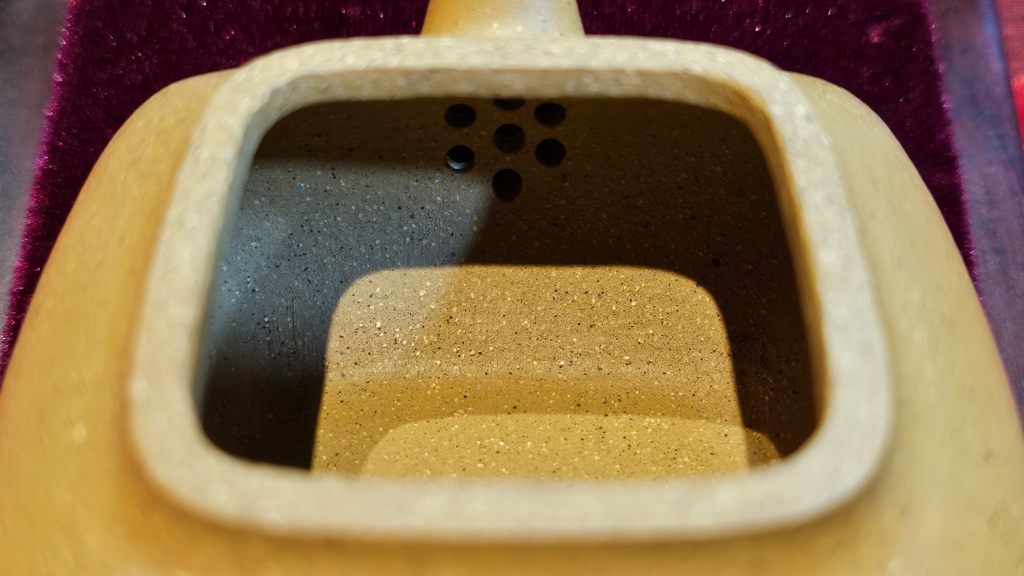 《传炉》"Chuan Lu", 147.5ml, Ben Shan Duan Ni 本山段泥 ~ Crafted by L3A Consummate Master Artist Li Yan Ru 李艳如 ~ Congratulations to Mr A.Y., 2228hrs 2nd July 2025, Millbrae, CA.