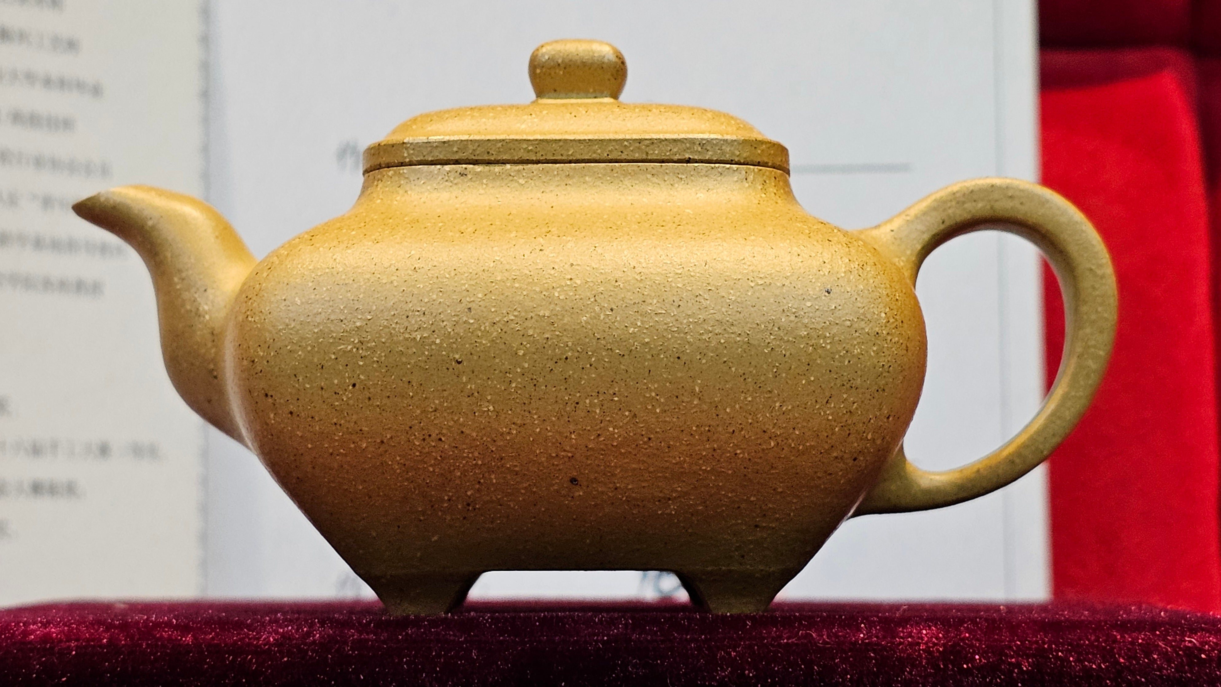 《传炉》"Chuan Lu", 147.5ml, Ben Shan Duan Ni 本山段泥 ~ Crafted by L3A Consummate Master Artist Li Yan Ru 李艳如 ~ Congratulations to Mr A.Y., 2228hrs 2nd July 2025, Millbrae, CA.