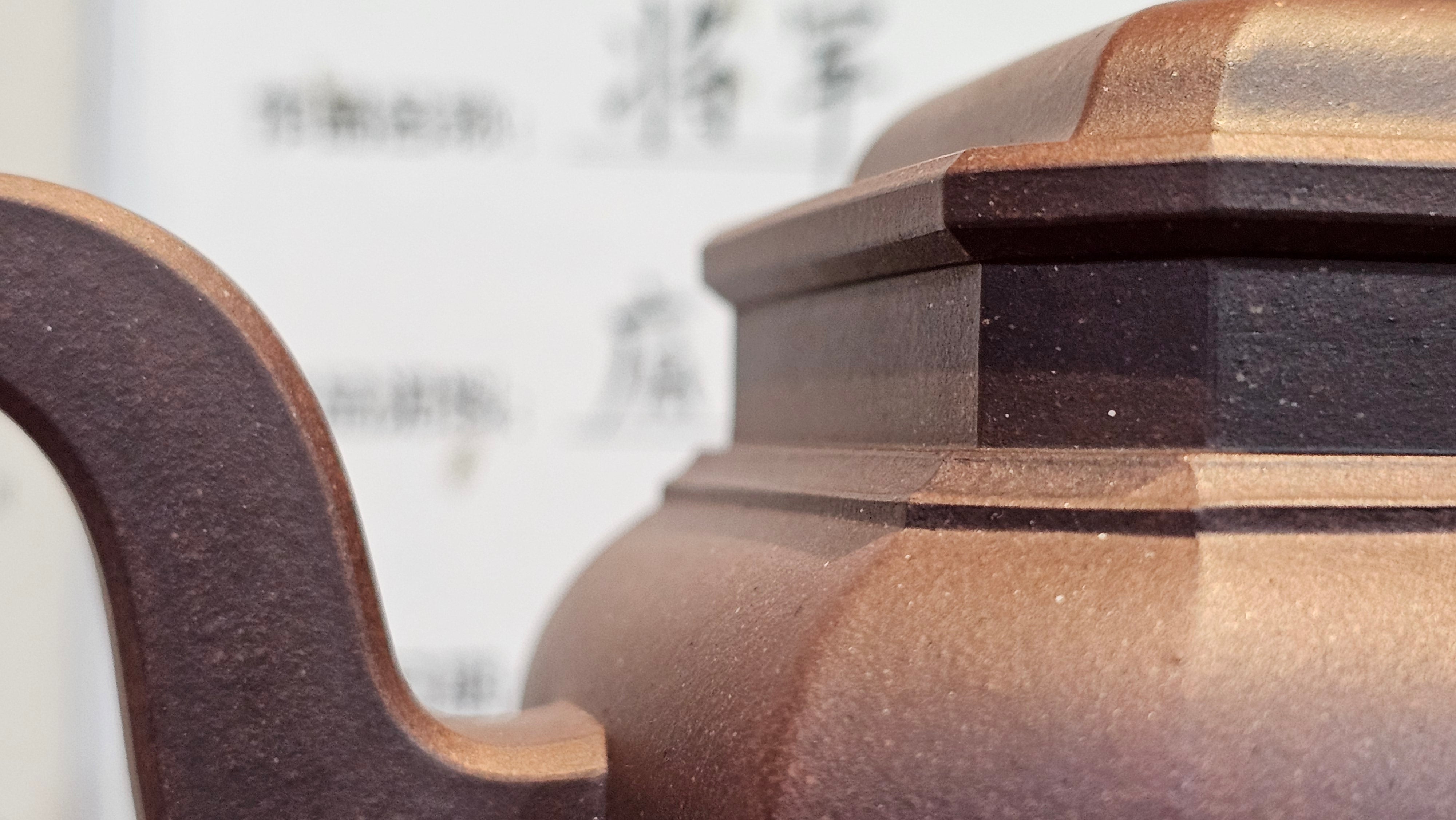 《将军》"Jiang Jun" ~ The General, 405.1ml, Di Cao Qing Zi Ni 底槽青紫泥, Crafted By L2A Senior Consummate Artist Yuan Hui 高级振兴技艺师兼高级工艺美术师~袁辉 ~ Congratulations to Mr A.A.! 0455hrs 18th Oct 2025, Port Franks! Canada🇨🇦.