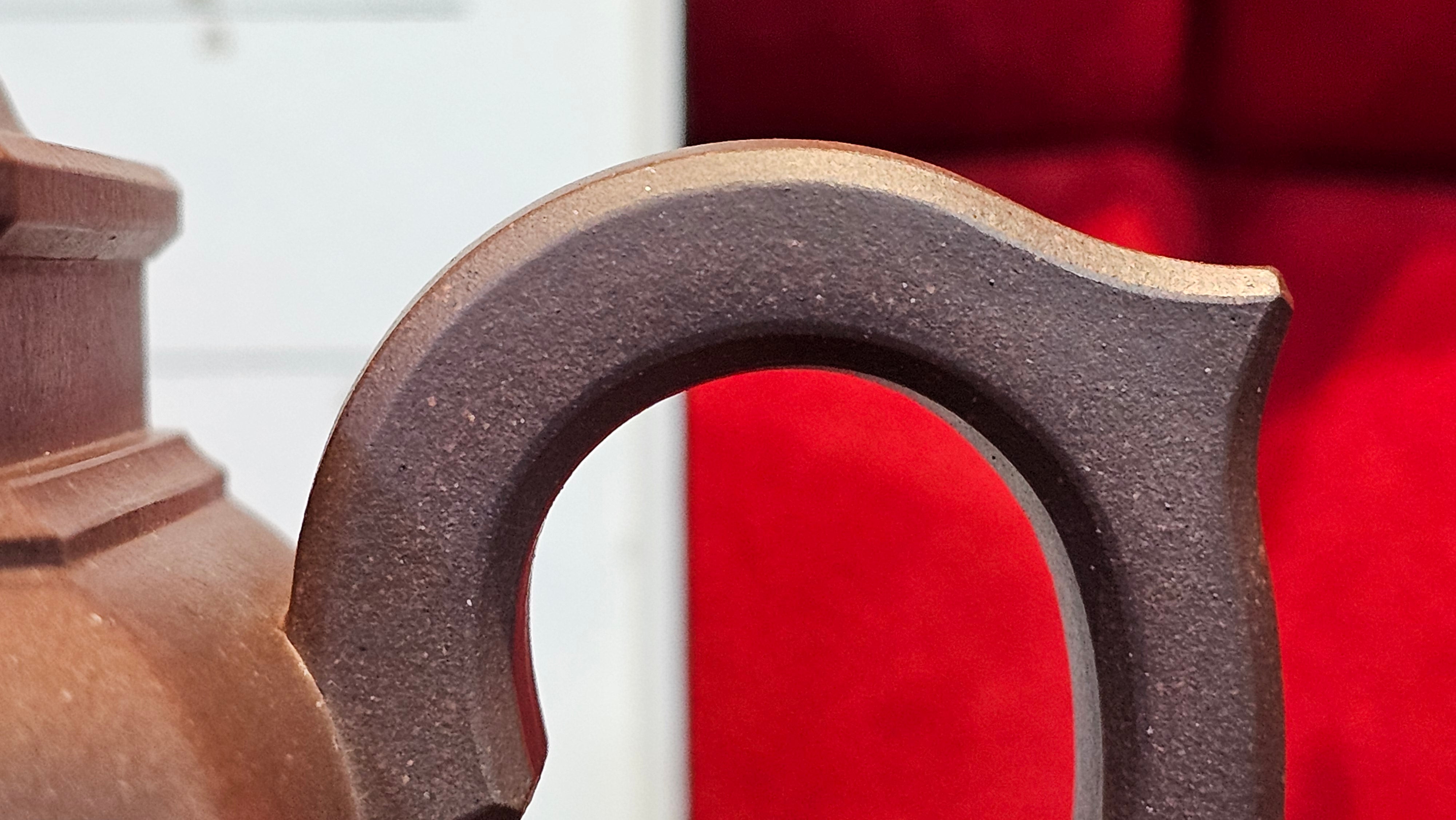 《将军》"Jiang Jun" ~ The General, 405.1ml, Di Cao Qing Zi Ni 底槽青紫泥, Crafted By L2A Senior Consummate Artist Yuan Hui 高级振兴技艺师兼高级工艺美术师~袁辉 ~ Congratulations to Mr A.A.! 0455hrs 18th Oct 2025, Port Franks! Canada🇨🇦.