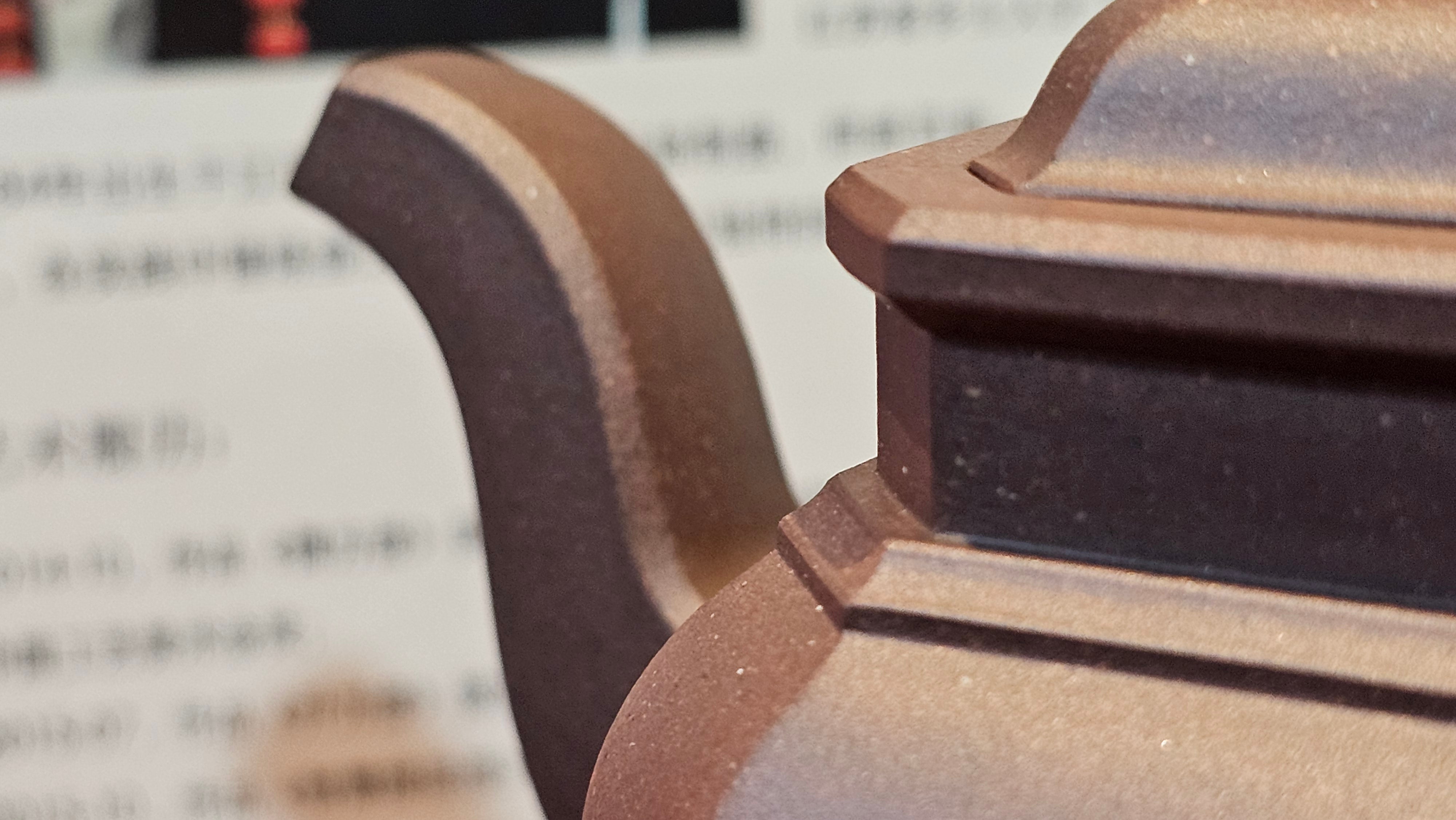 《将军》"Jiang Jun" ~ The General, 405.1ml, Di Cao Qing Zi Ni 底槽青紫泥, Crafted By L2A Senior Consummate Artist Yuan Hui 高级振兴技艺师兼高级工艺美术师~袁辉 ~ Congratulations to Mr A.A.! 0455hrs 18th Oct 2025, Port Franks! Canada🇨🇦.