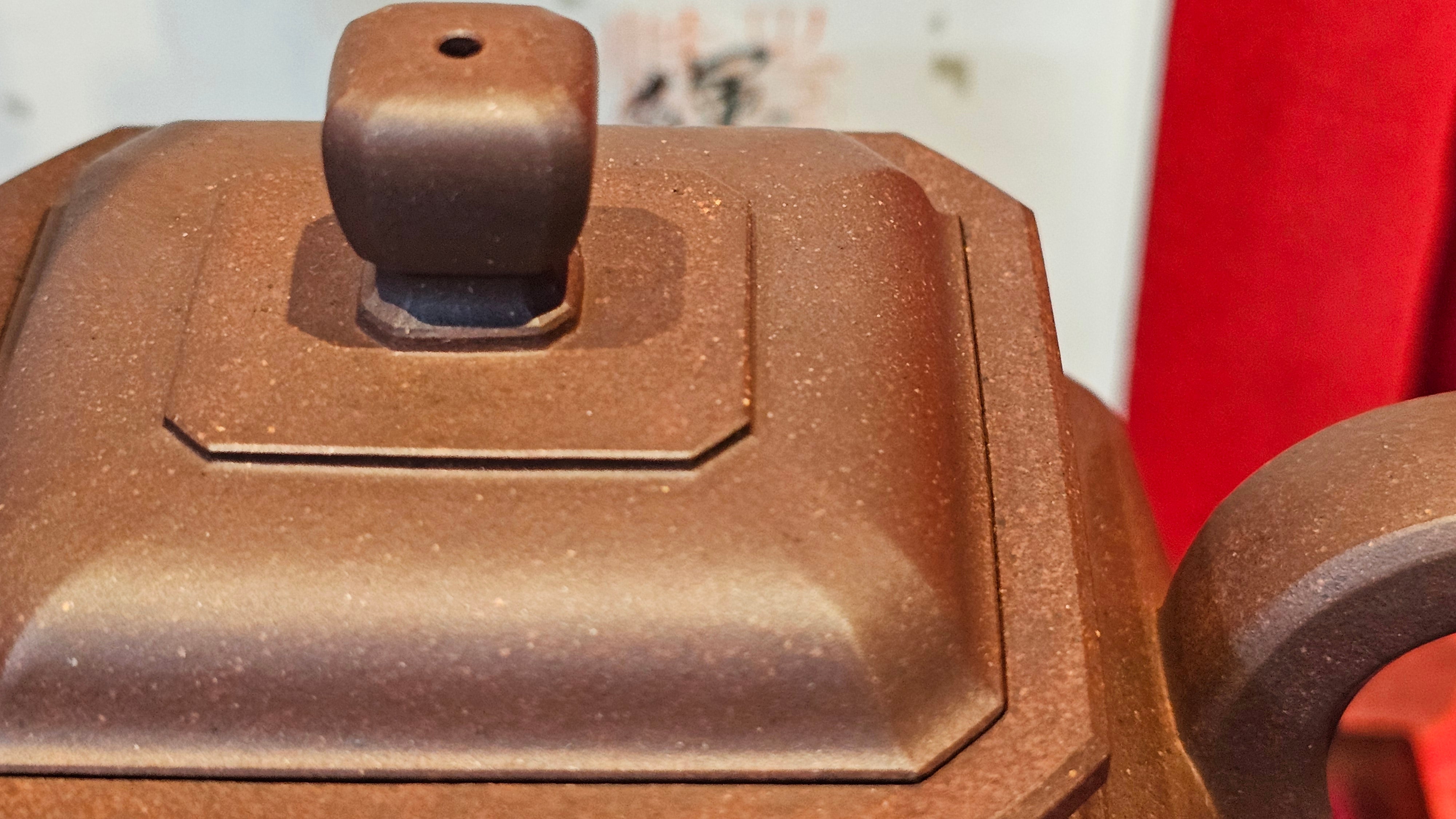 《将军》"Jiang Jun" ~ The General, 405.1ml, Di Cao Qing Zi Ni 底槽青紫泥, Crafted By L2A Senior Consummate Artist Yuan Hui 高级振兴技艺师兼高级工艺美术师~袁辉 ~ Congratulations to Mr A.A.! 0455hrs 18th Oct 2025, Port Franks! Canada🇨🇦.