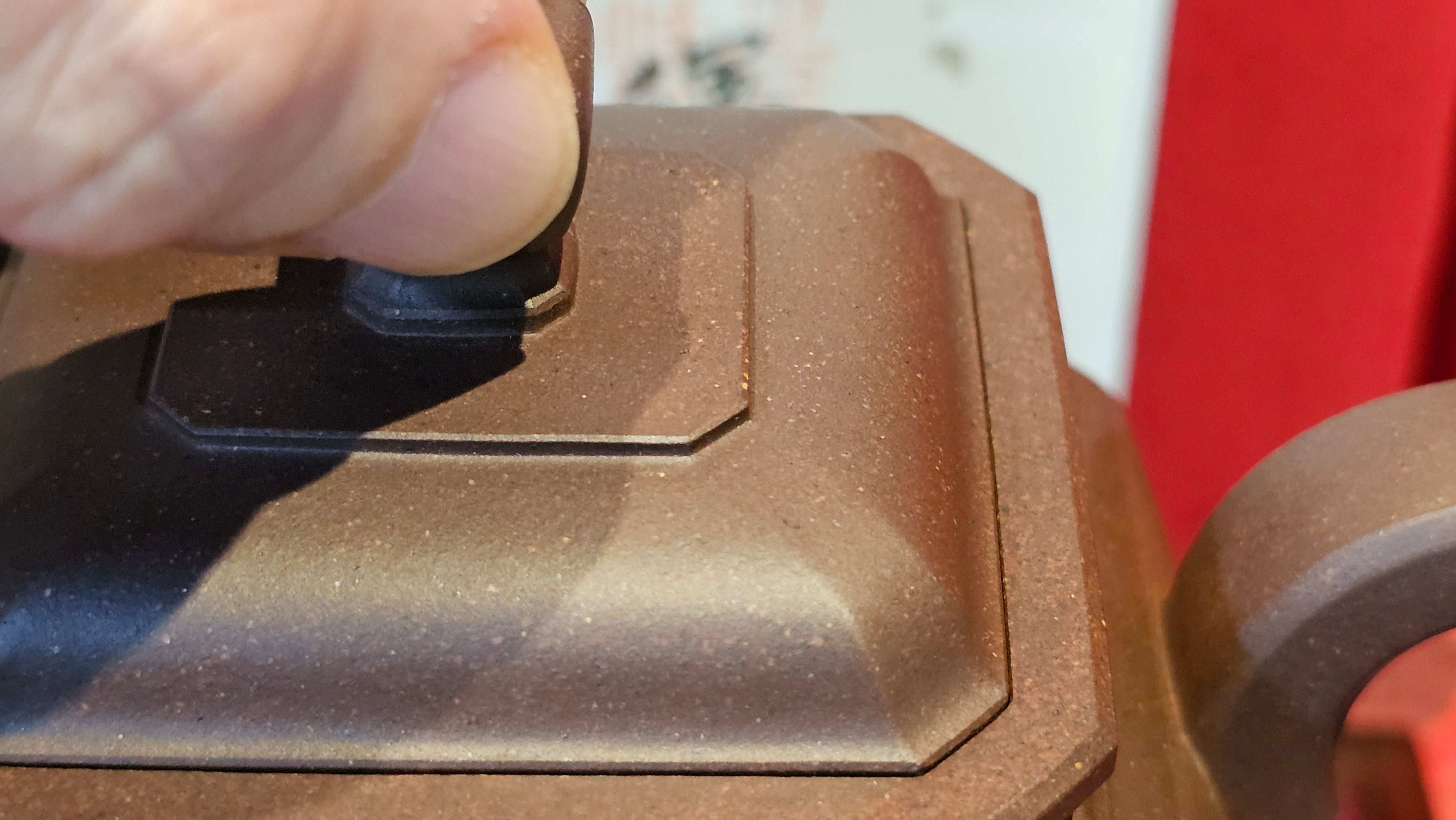 《将军》"Jiang Jun" ~ The General, 405.1ml, Di Cao Qing Zi Ni 底槽青紫泥, Crafted By L2A Senior Consummate Artist Yuan Hui 高级振兴技艺师兼高级工艺美术师~袁辉 ~ Congratulations to Mr A.A.! 0455hrs 18th Oct 2025, Port Franks! Canada🇨🇦.