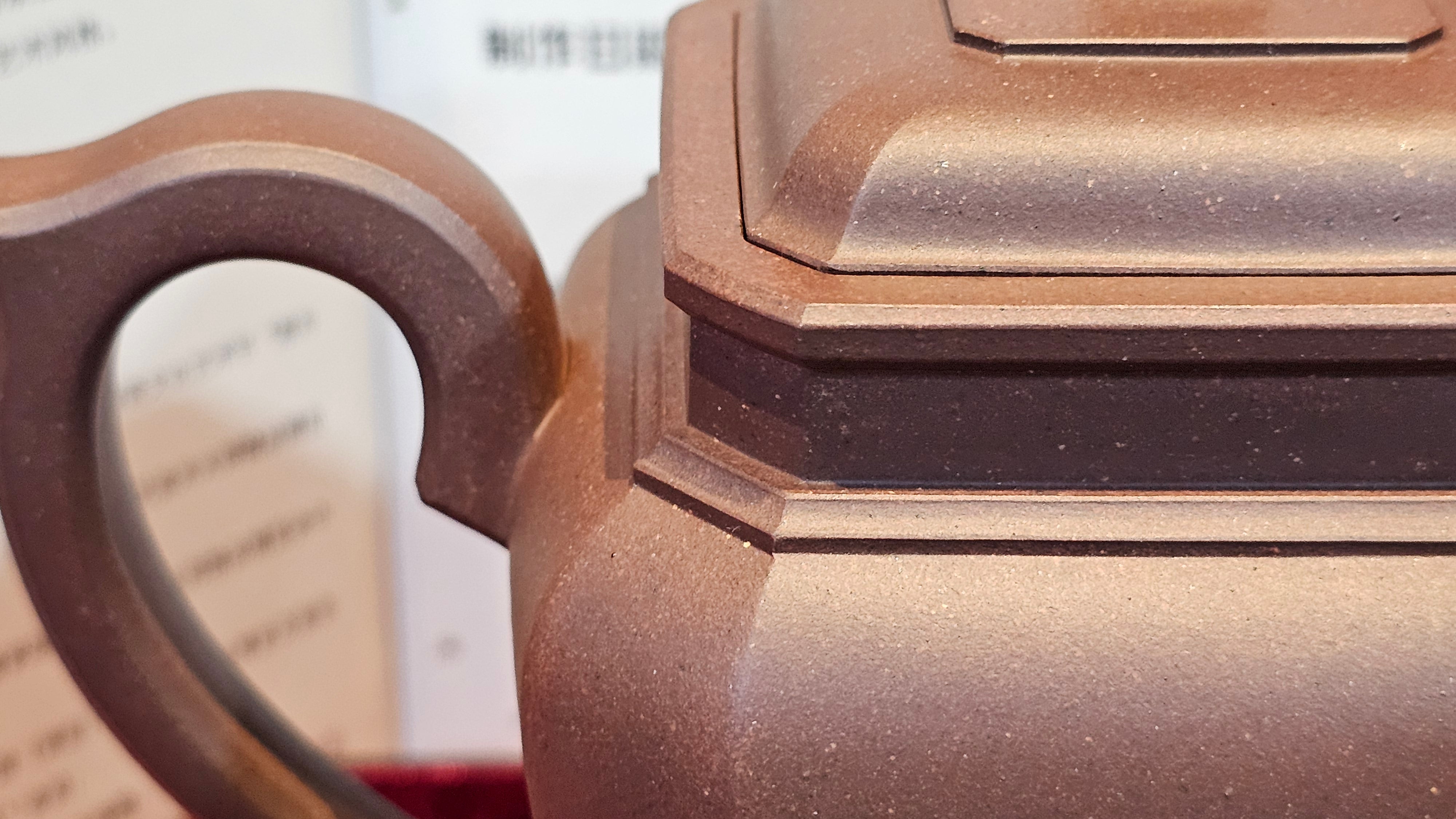 《将军》"Jiang Jun" ~ The General, 405.1ml, Di Cao Qing Zi Ni 底槽青紫泥, Crafted By L2A Senior Consummate Artist Yuan Hui 高级振兴技艺师兼高级工艺美术师~袁辉 ~ Congratulations to Mr A.A.! 0455hrs 18th Oct 2025, Port Franks! Canada🇨🇦.