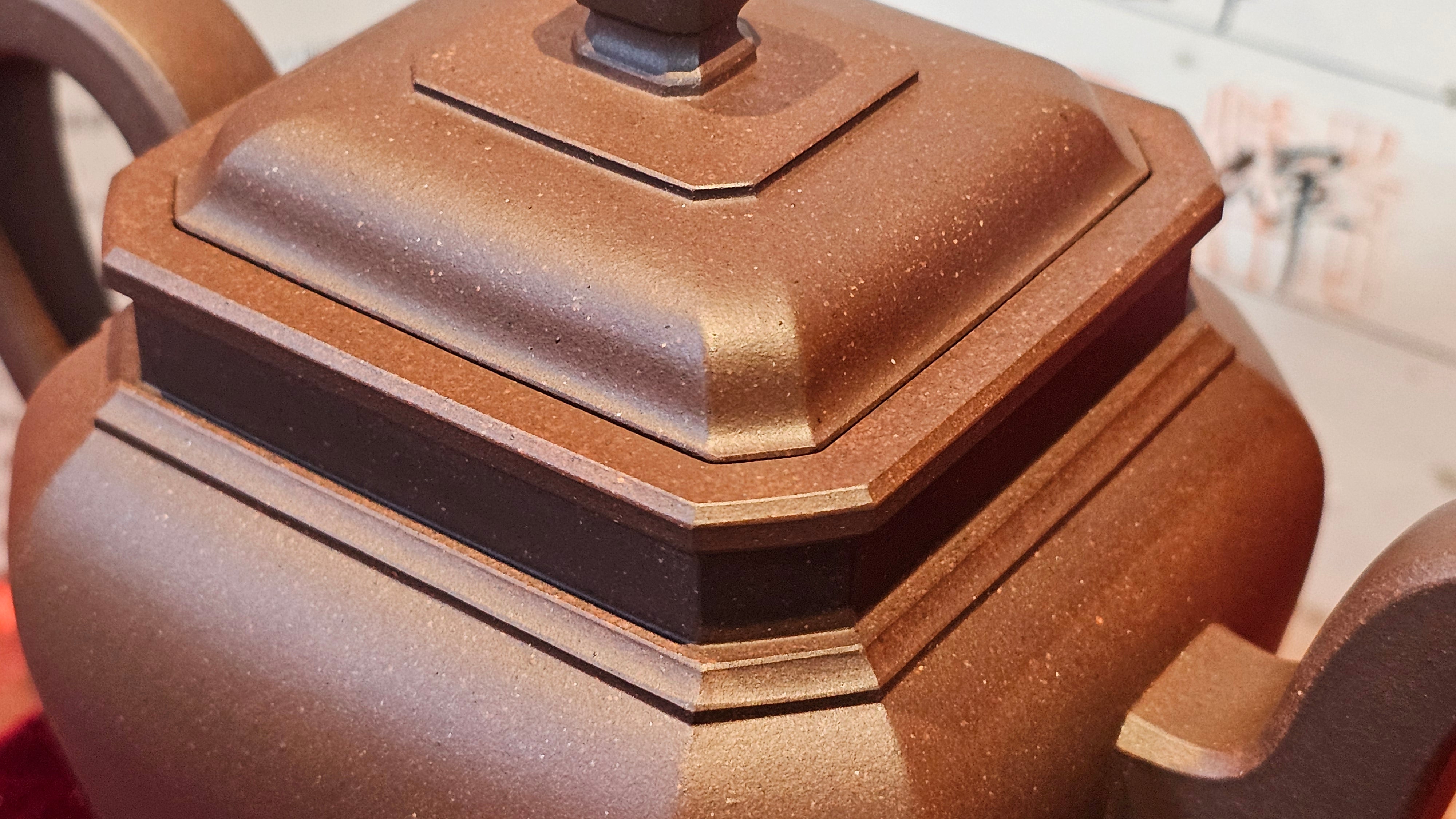 《将军》"Jiang Jun" ~ The General, 405.1ml, Di Cao Qing Zi Ni 底槽青紫泥, Crafted By L2A Senior Consummate Artist Yuan Hui 高级振兴技艺师兼高级工艺美术师~袁辉 ~ Congratulations to Mr A.A.! 0455hrs 18th Oct 2025, Port Franks! Canada🇨🇦.