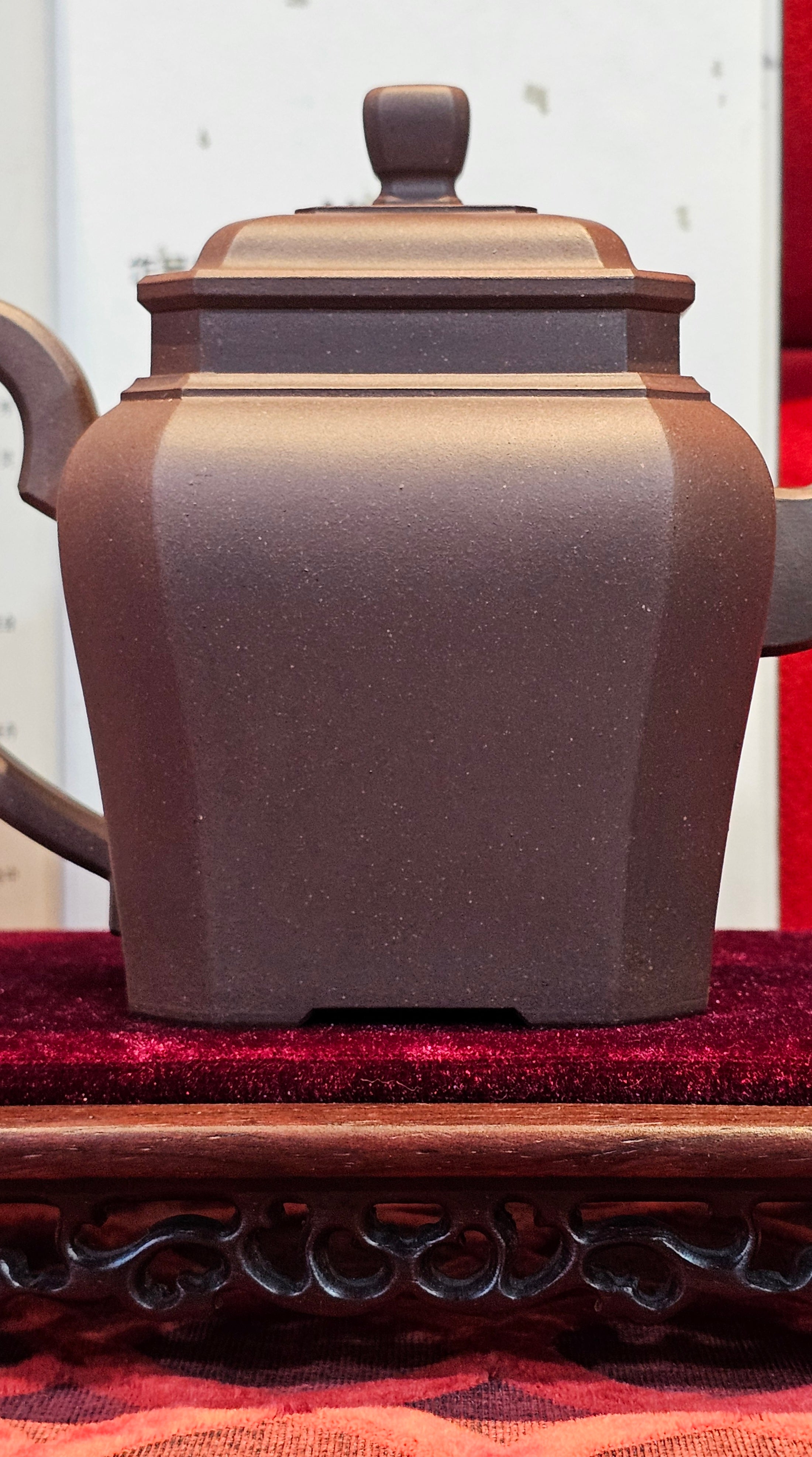 《将军》"Jiang Jun" ~ The General, 405.1ml, Di Cao Qing Zi Ni 底槽青紫泥, Crafted By L2A Senior Consummate Artist Yuan Hui 高级振兴技艺师兼高级工艺美术师~袁辉 ~ Congratulations to Mr A.A.! 0455hrs 18th Oct 2025, Port Franks! Canada🇨🇦.