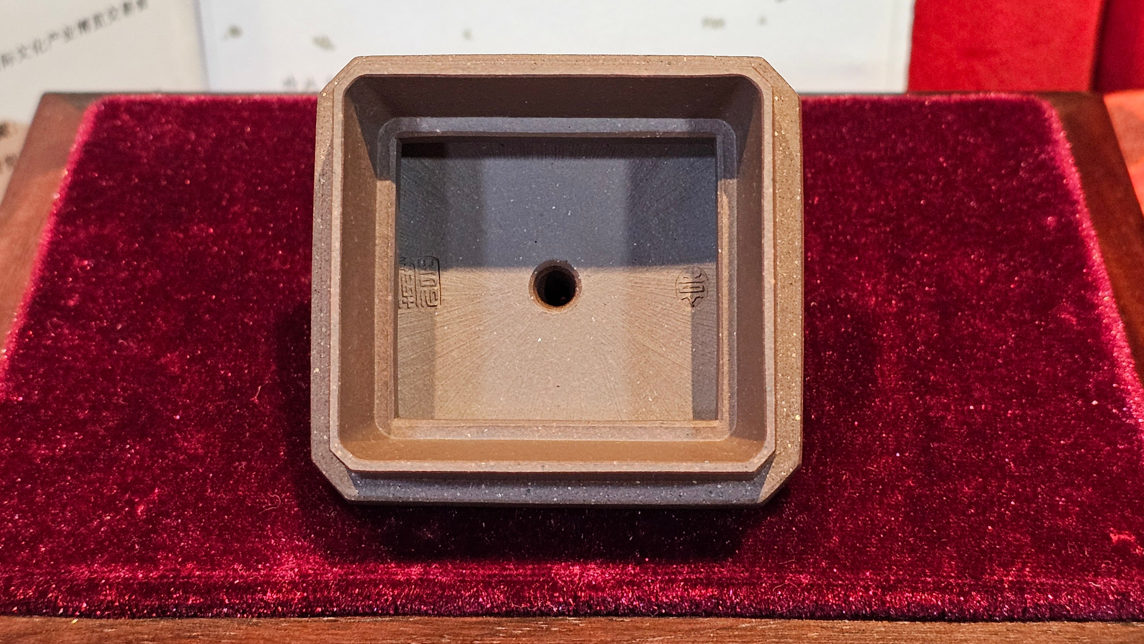 《将军》"Jiang Jun" ~ The General, 405.1ml, Di Cao Qing Zi Ni 底槽青紫泥, Crafted By L2A Senior Consummate Artist Yuan Hui 高级振兴技艺师兼高级工艺美术师~袁辉 ~ Congratulations to Mr A.A.! 0455hrs 18th Oct 2025, Port Franks! Canada🇨🇦.