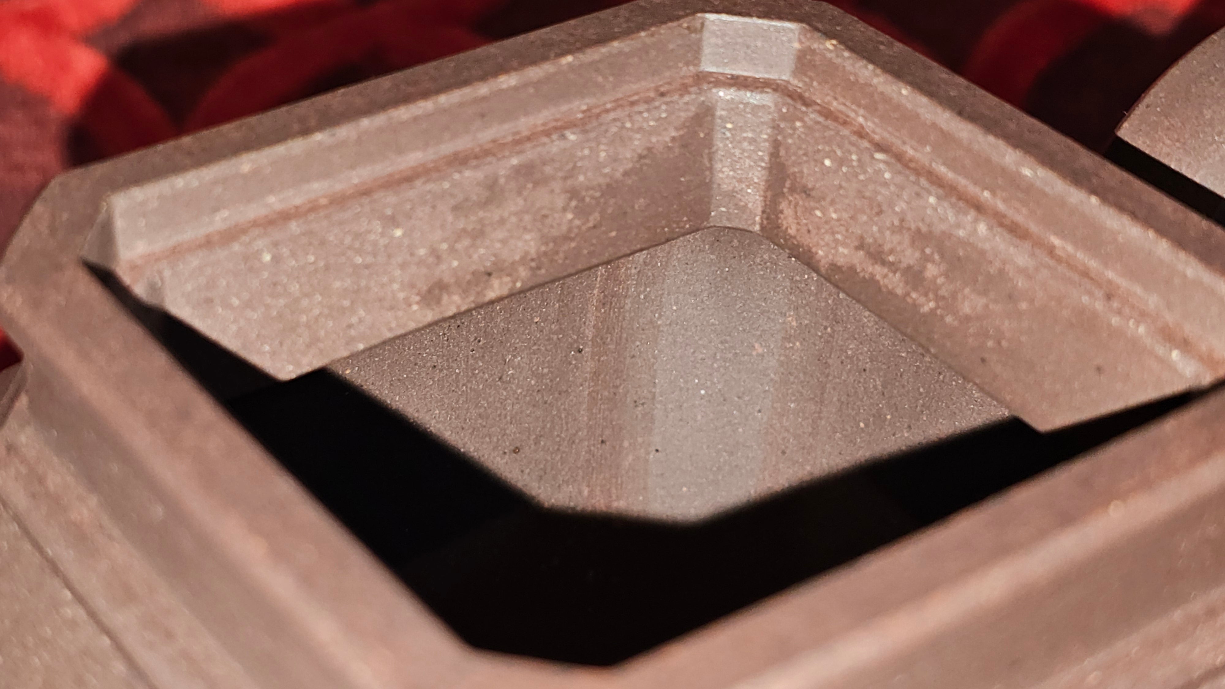 《将军》"Jiang Jun" ~ The General, 405.1ml, Di Cao Qing Zi Ni 底槽青紫泥, Crafted By L2A Senior Consummate Artist Yuan Hui 高级振兴技艺师兼高级工艺美术师~袁辉 ~ Congratulations to Mr A.A.! 0455hrs 18th Oct 2025, Port Franks! Canada🇨🇦.