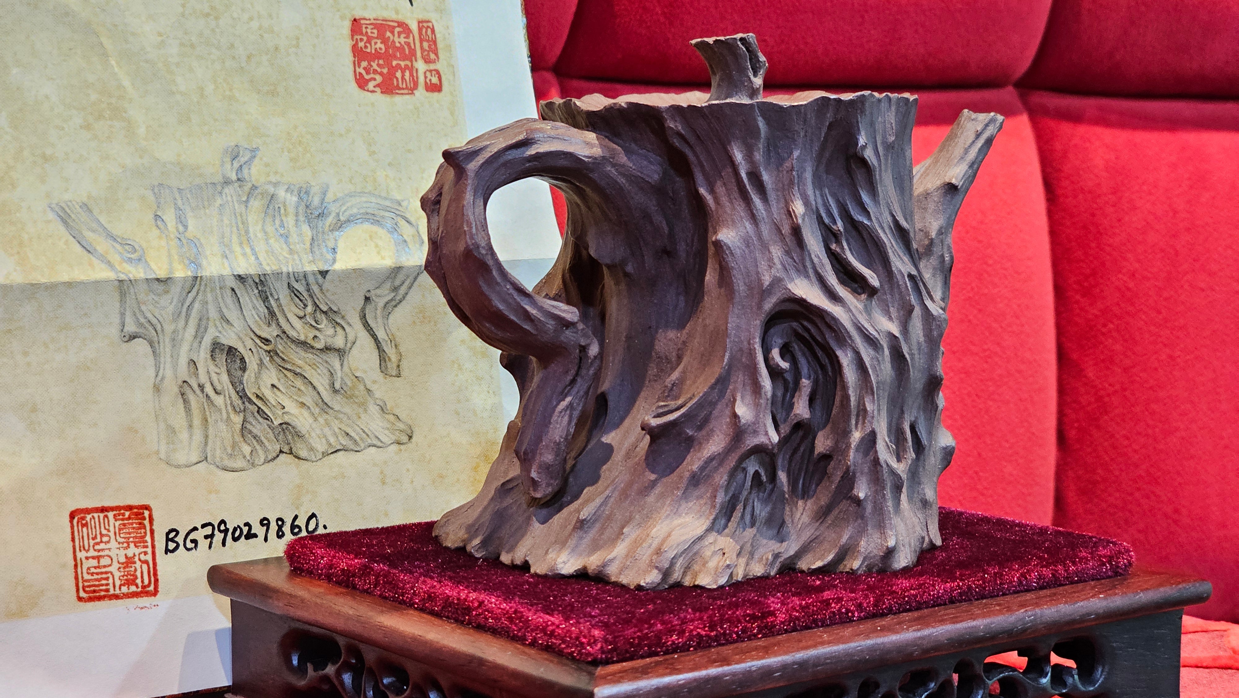 Commissioned work for Patron Mr Engel accomplished: Assoc Master 张雪磊 Zhang Xue Lei crafting the World Debut Ornate ZiSha Work Taking After The "Methuselah" Bristlecone Pine of North America. ~ Part 2 ~ 173 photos.
