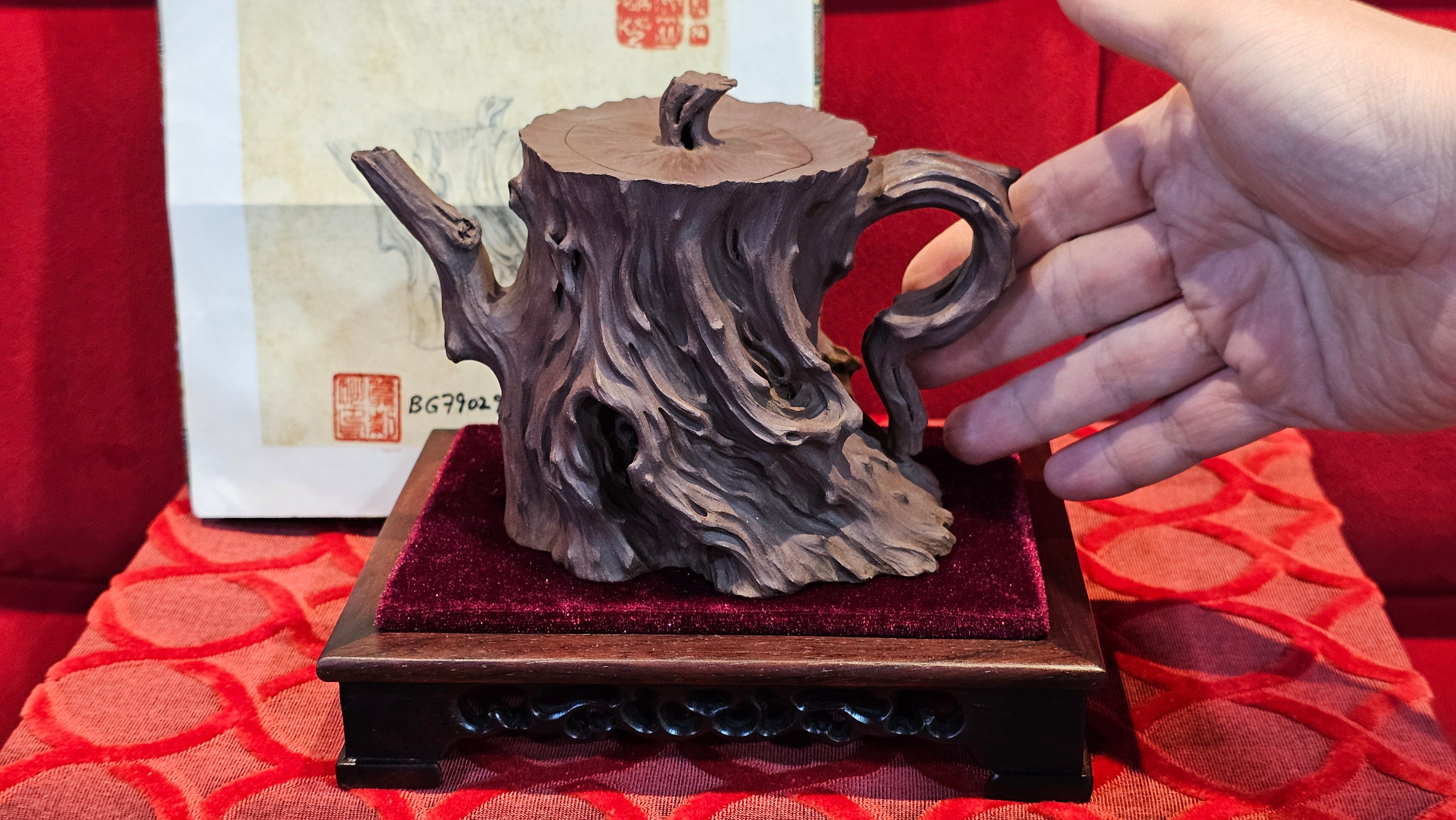 Commissioned work for Patron Mr Engel accomplished: Assoc Master 张雪磊 Zhang Xue Lei crafting the World Debut Ornate ZiSha Work Taking After The "Methuselah" Bristlecone Pine of North America. ~ Part 2 ~ 173 photos.