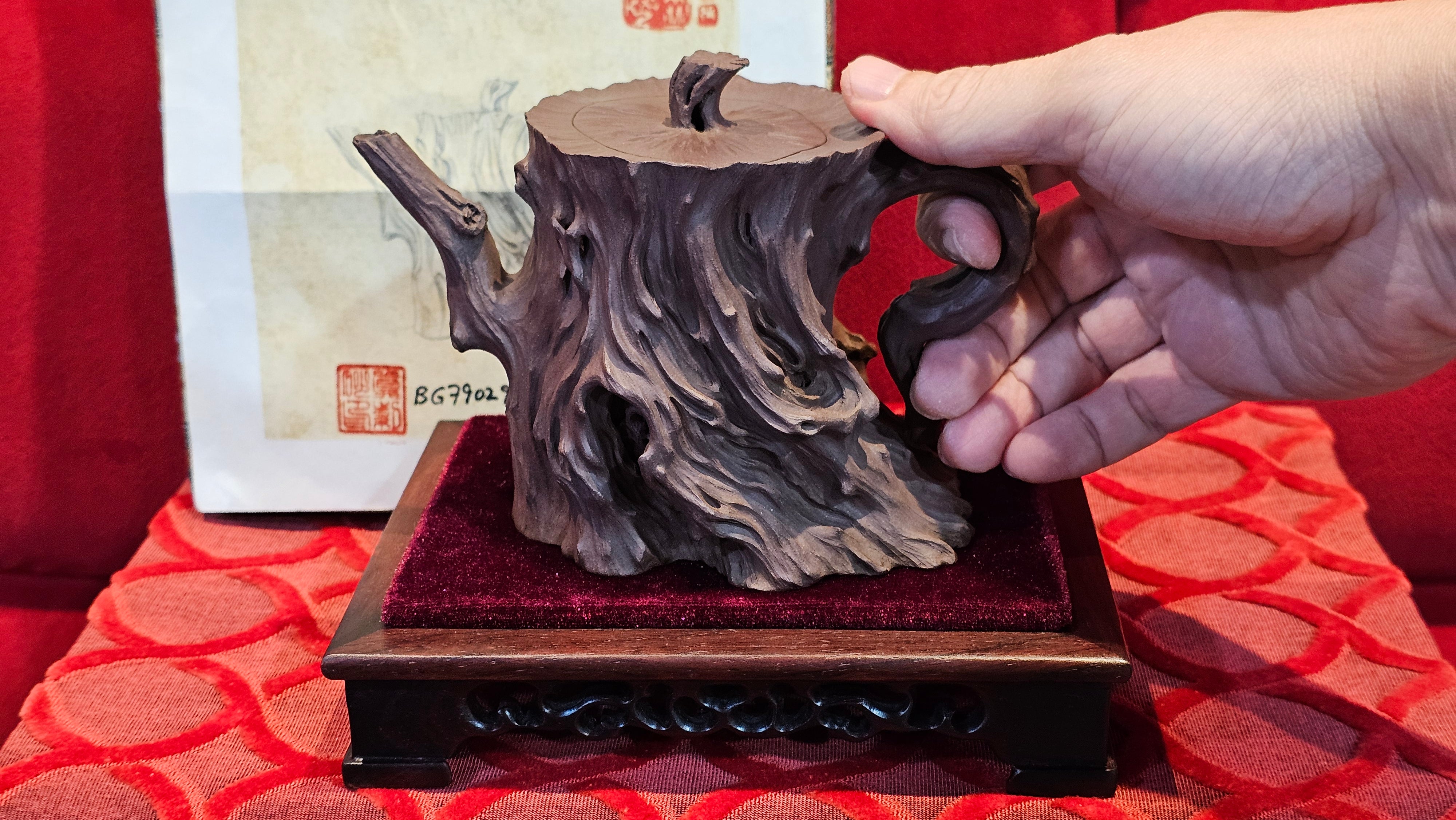 Commissioned work for Patron Mr Engel accomplished: Assoc Master 张雪磊 Zhang Xue Lei crafting the World Debut Ornate ZiSha Work Taking After The "Methuselah" Bristlecone Pine of North America. ~ Part 2 ~ 173 photos.