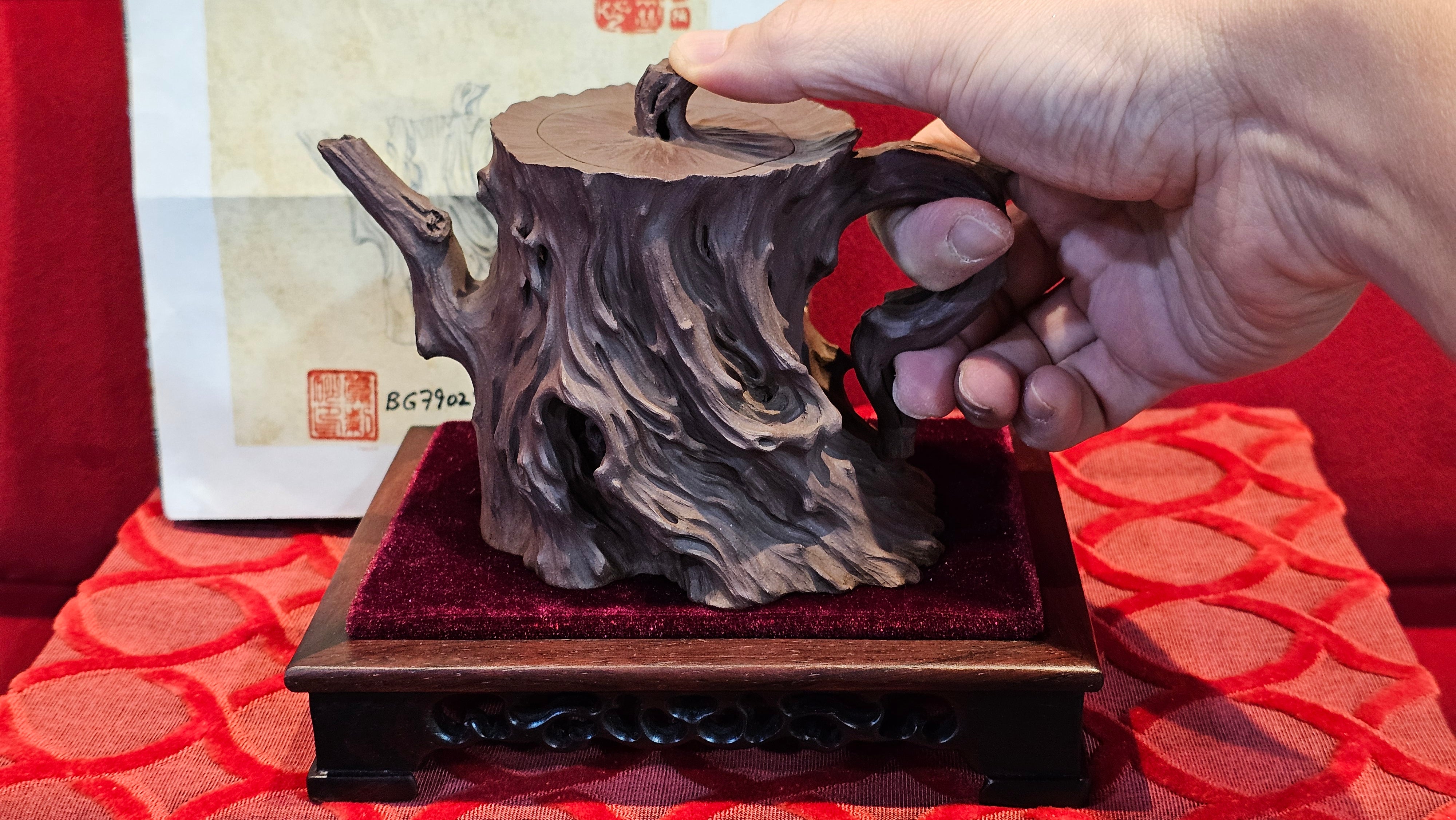 Commissioned work for Patron Mr Engel accomplished: Assoc Master 张雪磊 Zhang Xue Lei crafting the World Debut Ornate ZiSha Work Taking After The "Methuselah" Bristlecone Pine of North America. ~ Part 2 ~ 173 photos.