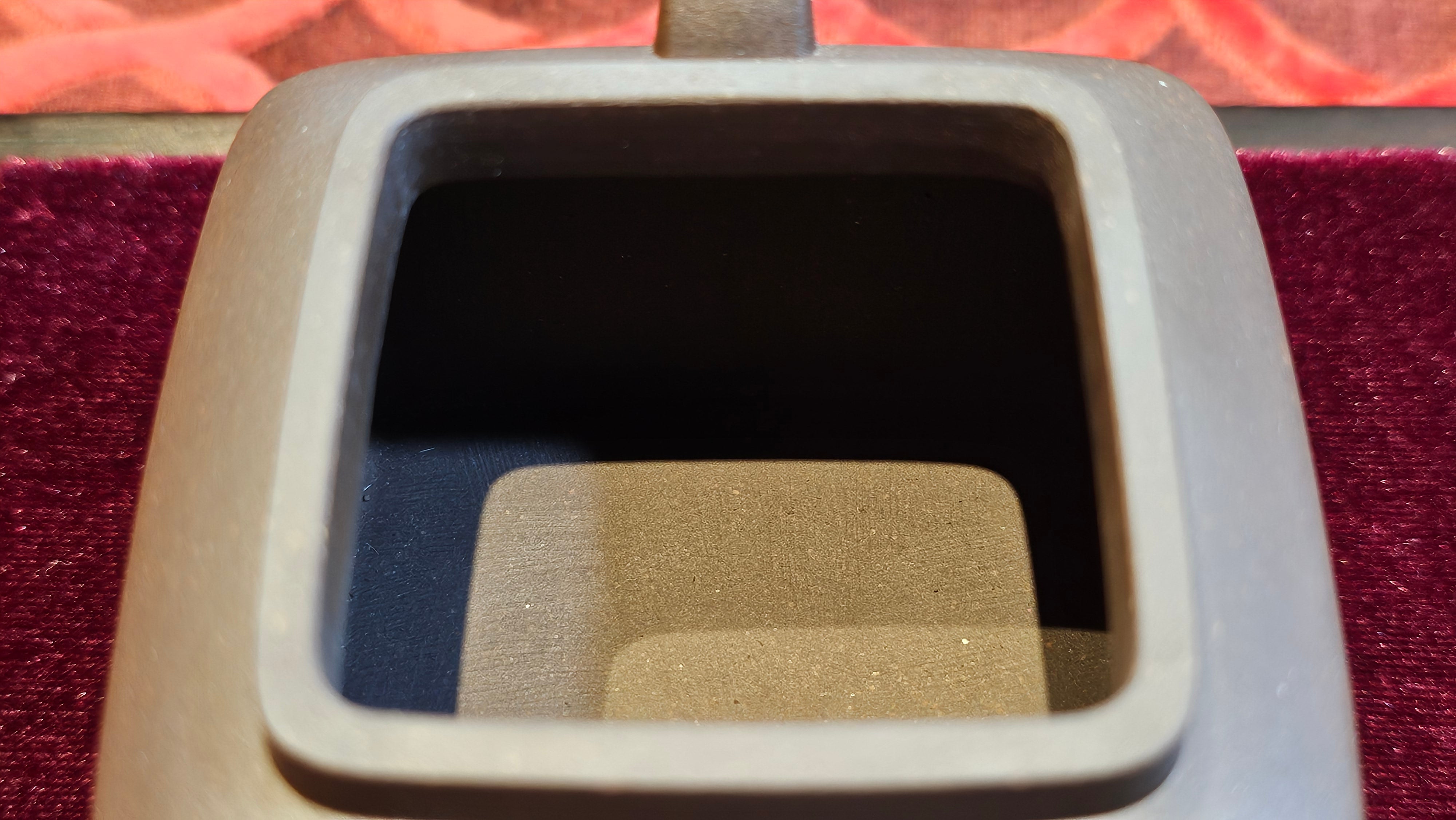 《静远四方》"Jing Yuan Si Fang ~ Stillness, expansive in Four Directions", 161.8ml, "卓而不群" and Lotus Flower Engraving, Di Cao Qing Zi Ni 底槽青紫泥, by L2A Senior Consummate Artist Yuan Hui 袁辉 ~ Congratulations!to Ms A.C., 0918hrs 12th July 2025, Santa Clara, CA!