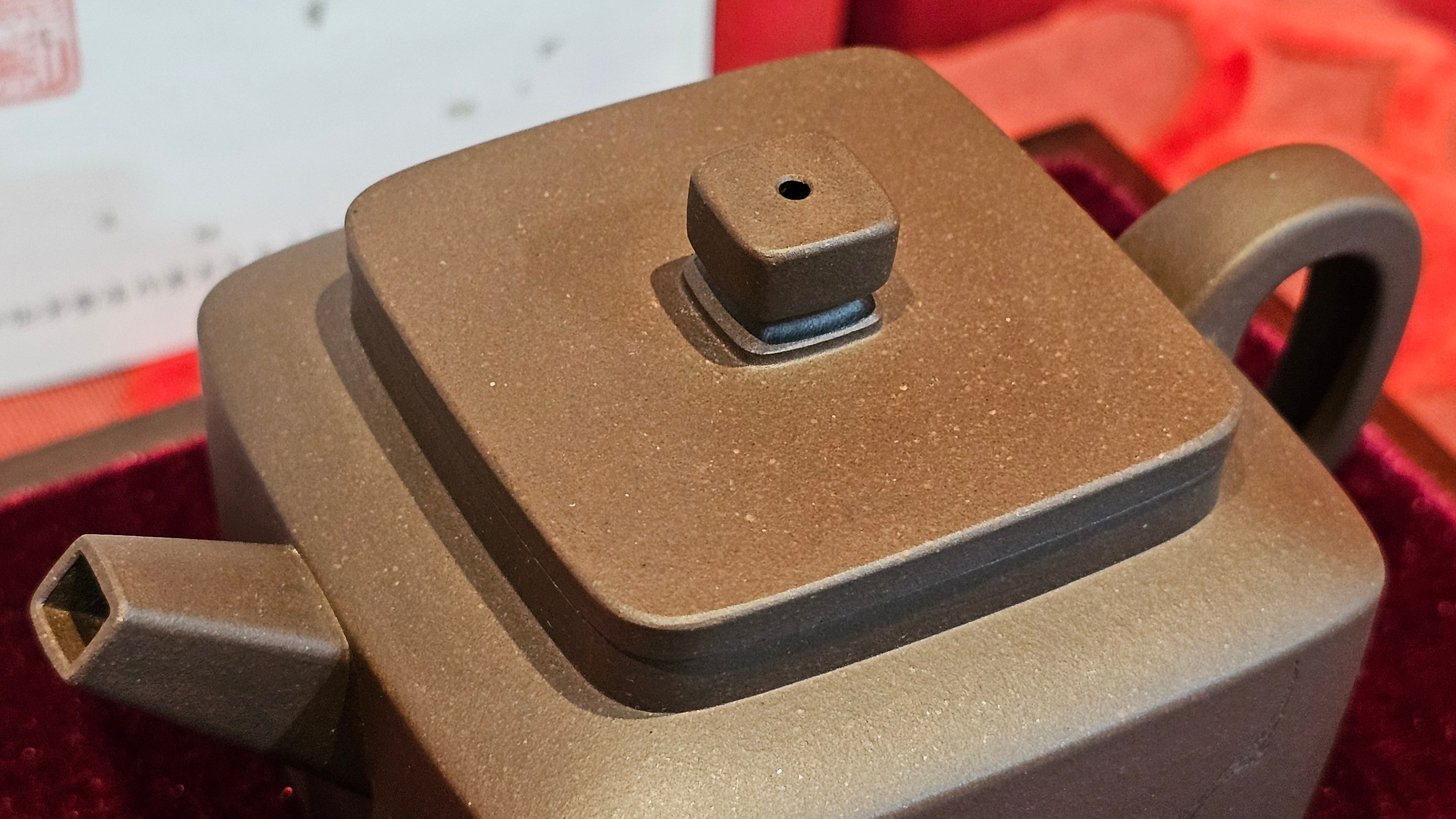 《静远四方》"Jing Yuan Si Fang ~ Stillness, expansive in Four Directions", 161.8ml, "卓而不群" and Lotus Flower Engraving, Di Cao Qing Zi Ni 底槽青紫泥, by L2A Senior Consummate Artist Yuan Hui 袁辉 ~ Congratulations!to Ms A.C., 0918hrs 12th July 2025, Santa Clara, CA!