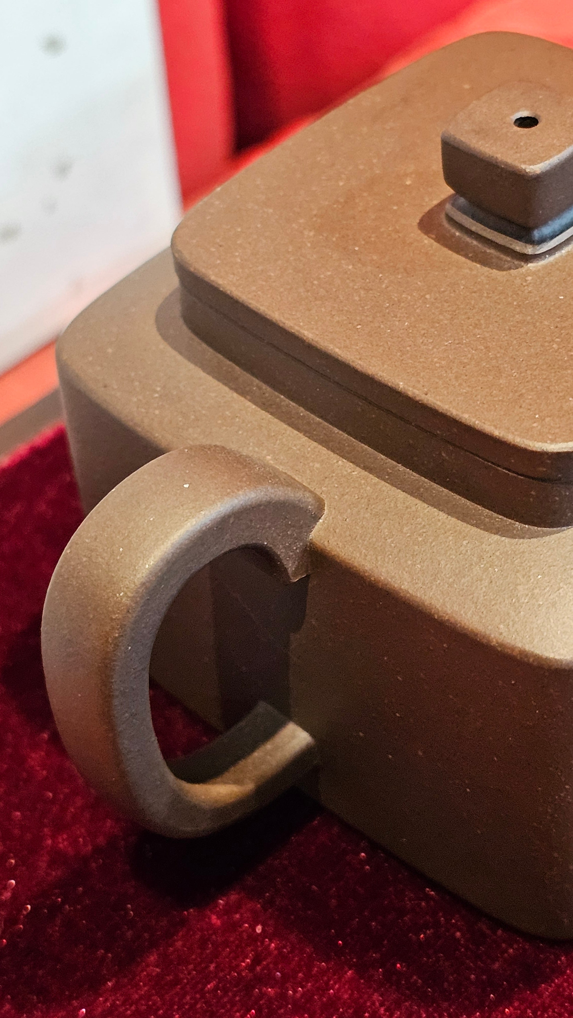 《静远四方》"Jing Yuan Si Fang ~ Stillness, expansive in Four Directions", 161.8ml, "卓而不群" and Lotus Flower Engraving, Di Cao Qing Zi Ni 底槽青紫泥, by L2A Senior Consummate Artist Yuan Hui 袁辉 ~ Congratulations!to Ms A.C., 0918hrs 12th July 2025, Santa Clara, CA!