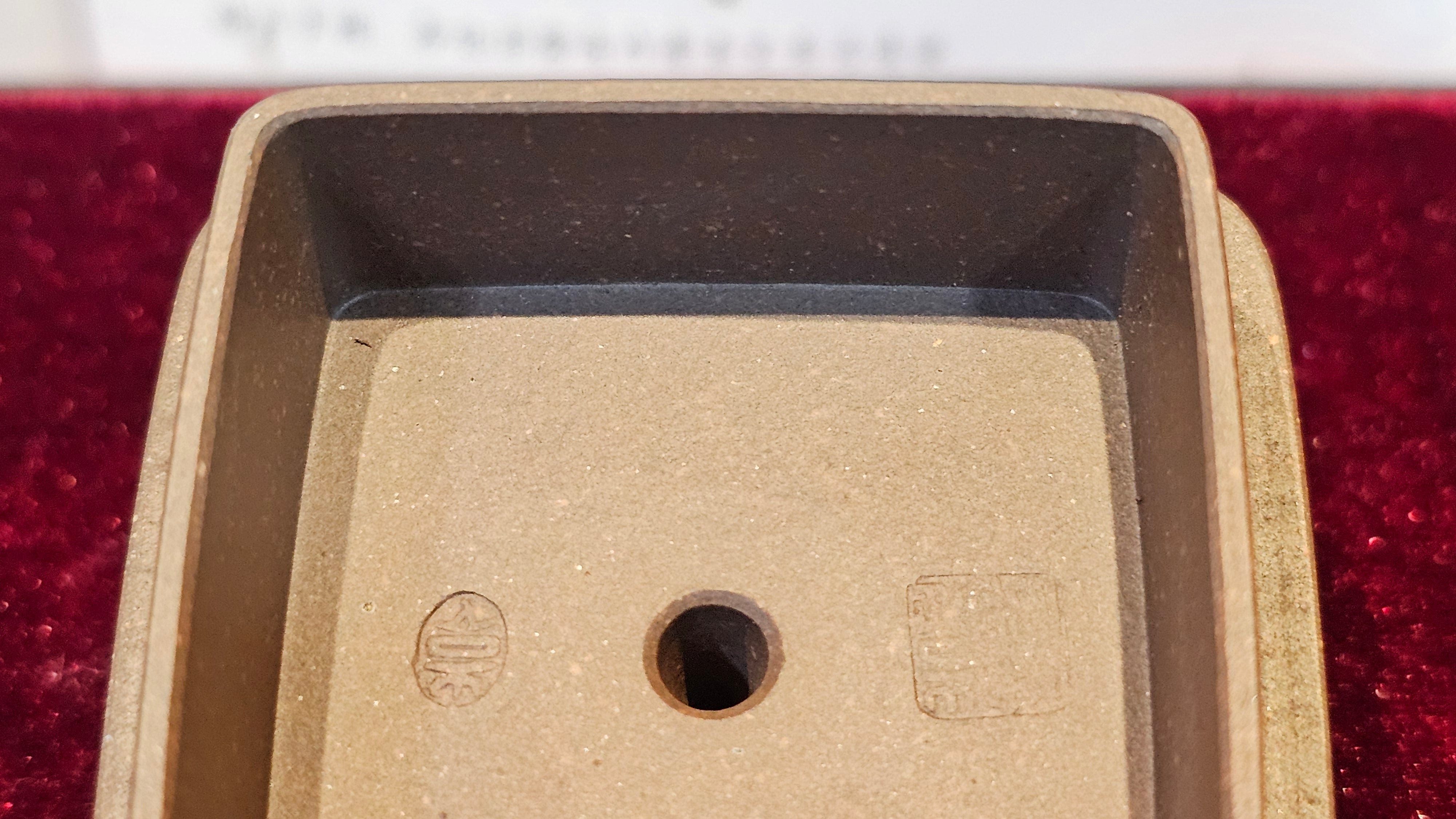 《静远四方》"Jing Yuan Si Fang ~ Stillness, expansive in Four Directions", 161.8ml, "卓而不群" and Lotus Flower Engraving, Di Cao Qing Zi Ni 底槽青紫泥, by L2A Senior Consummate Artist Yuan Hui 袁辉 ~ Congratulations!to Ms A.C., 0918hrs 12th July 2025, Santa Clara, CA!